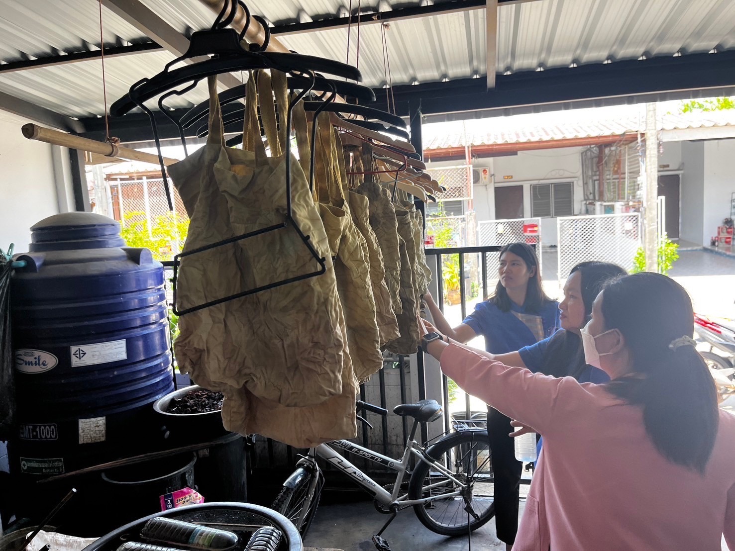 “พช.ฉะเชิงเทรา ลงพื้นที่ติดตามการดำเนินงานกองทุนพัฒนาบทบาทสตรี ”