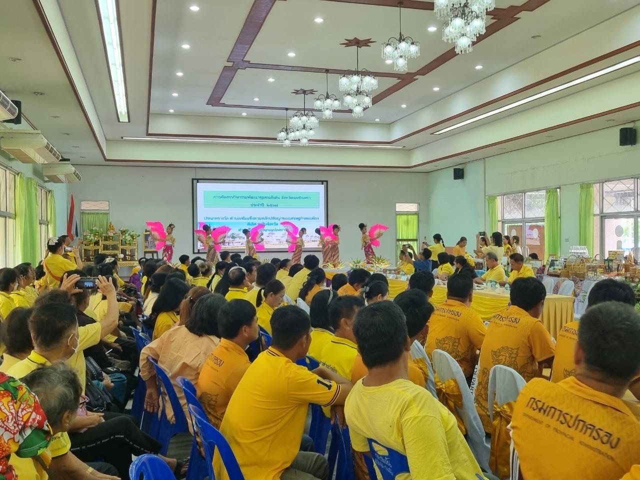 คณะกรรมการคัดสรรกิจกรรมพัฒนาชุมชนดีเด่น จังหวัดฉะเชิงเทรา ลงพื้นที่ตรวจเยี่ยมเพื่อคัดสรรกิจกรรมฯในระดับพื้นที่