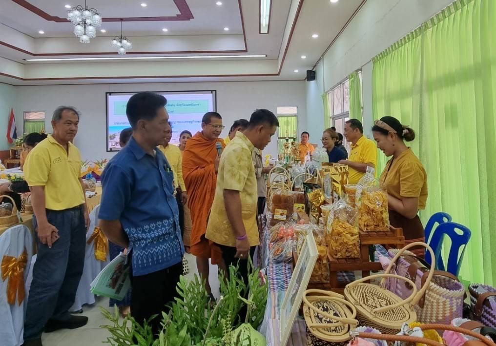 คณะกรรมการคัดสรรกิจกรรมพัฒนาชุมชนดีเด่น จังหวัดฉะเชิงเทรา ลงพื้นที่ตรวจเยี่ยมเพื่อคัดสรรกิจกรรมฯในระดับพื้นที่