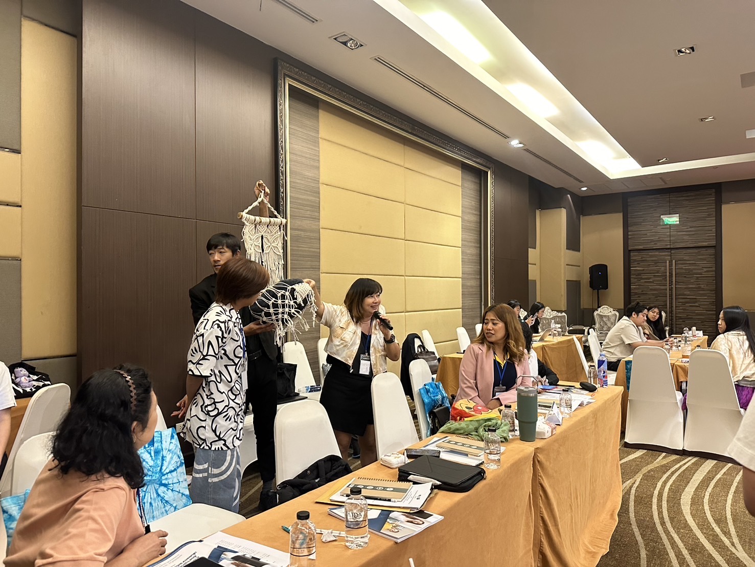 พช. ฉะเชิงเทรา ร่วมประชุมเชิงปฏิบัติการโครงการติดอาวุธกลยุทธออนไลน์เพิ่มยอดขายด้วยคอนเทนต์