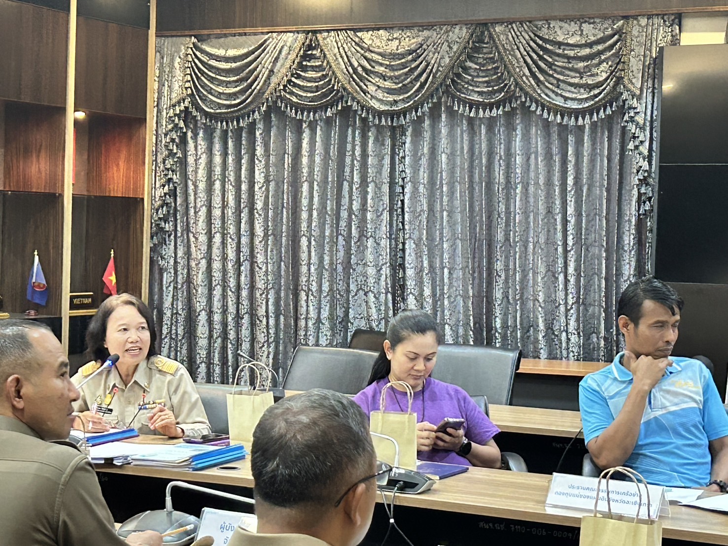 พช. ฉะเชิงเทรา ประชุมคณะทำงานติดตามและประกวดกองทุนแม่ของแผ่นดินดีเด่นระดับจังหวัด ประจำปีงบประมาณ พ.ศ. 2567 ครั้งที่ 2/2567