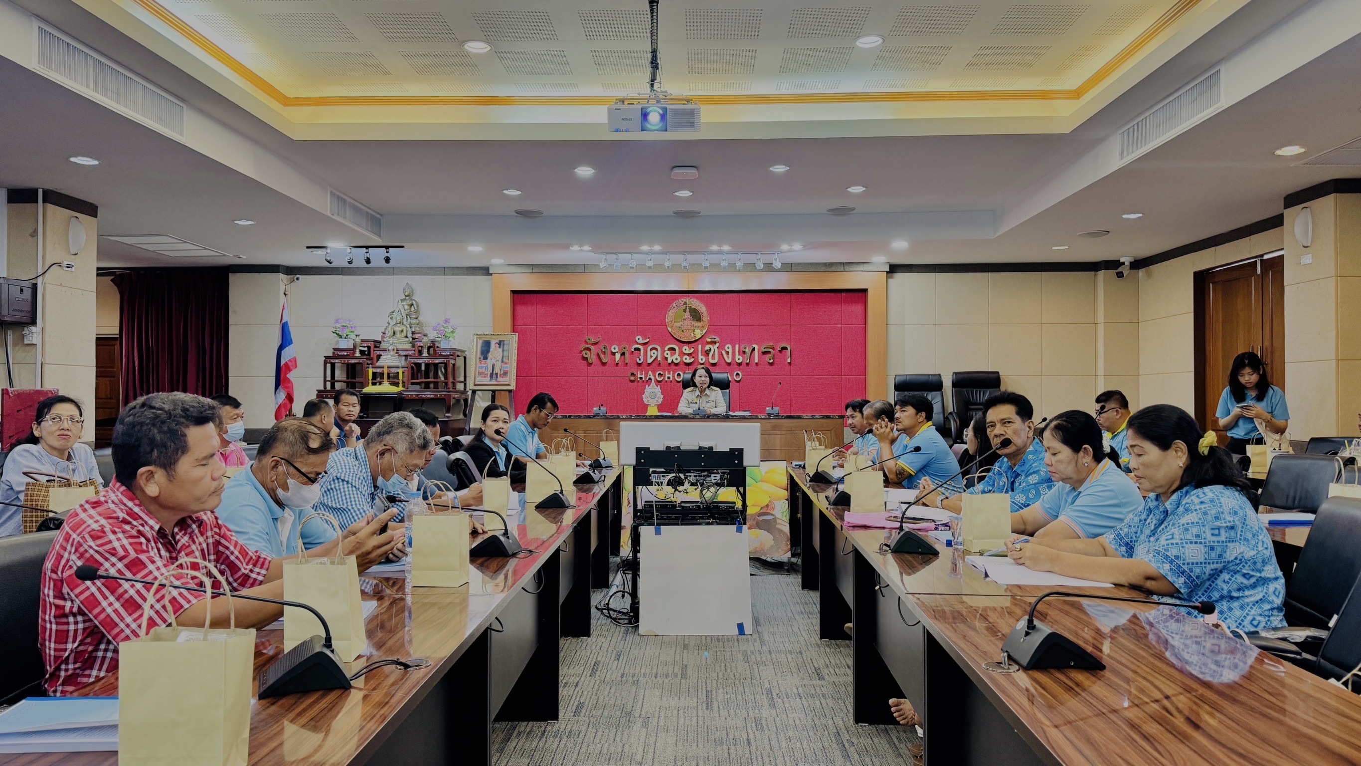 พช. แปดริ้ว จับมือ 2 ผู้เชี่ยวชาญกองทุนแม่ฯ ติดอาวุธทางปัญญา เตรียมพัฒนาสมาชิกเครือข่ายฯ เข้มแข็งในปี 2568