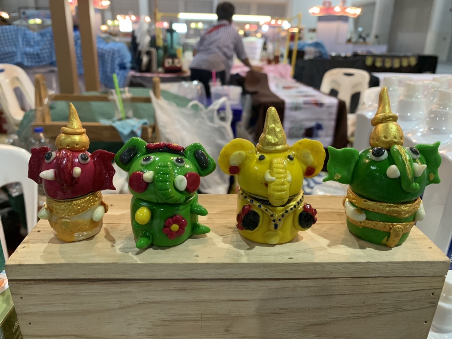 พช. ฉะเชิงเทรา ร่วมสนับสนุนและติดตามการจัดบูธในงาน OTOP Midyear 2024 (โซนหมู่บ้านคนรักษ์ช้าง)