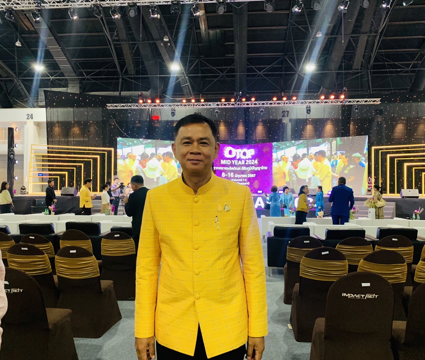 พช. ฉะเชิงเทรา ร่วมพิธีเปิดงาน OTOP Midyear 2024