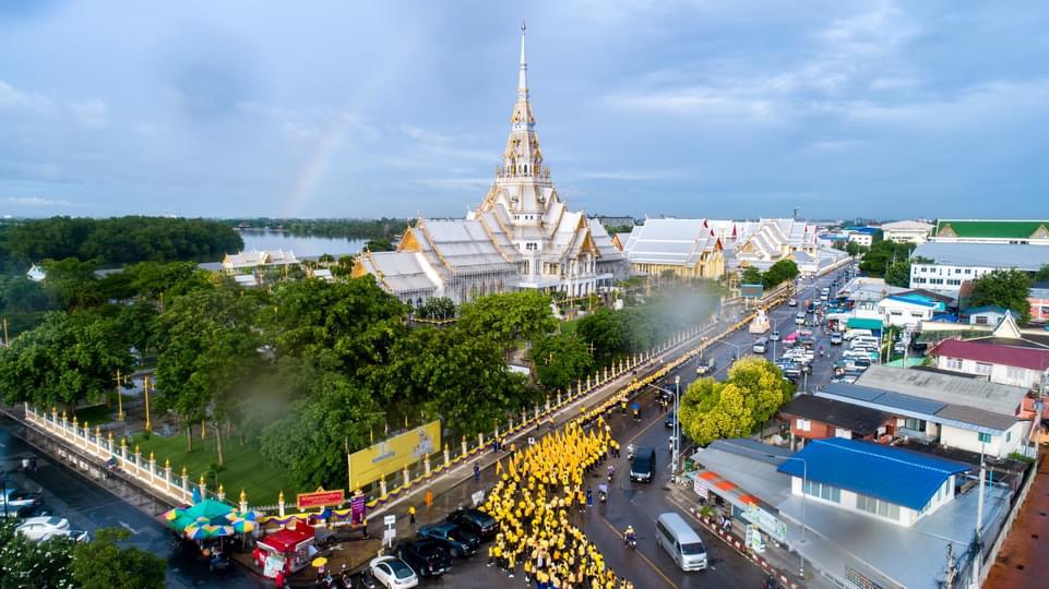 พช. ฉะเชิงเทรา ร่วมพิธีส่งมอบธงตราสัญลักษณ์ ให้กับจังหวัดสมุทรปราการ อย่างเป็นทางการ ในกิจกรรม เดิน วิ่ง ปั่น ธงตราสัญลักษณ์งานเฉลิมพระเกียรติ พระบาทสมเด็จพระเจ้าอยู่หัว เนื่องในโอกาสพระราชพิธีมหามงคลเฉลิมพระชนมพรรษา 6 รอบ 28 กรกฎาคม 2567