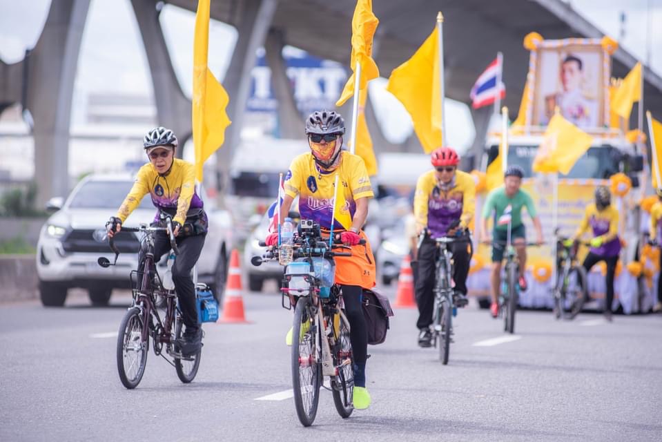 พช. ฉะเชิงเทรา ร่วมพิธีส่งมอบธงตราสัญลักษณ์ ให้กับจังหวัดสมุทรปราการ อย่างเป็นทางการ ในกิจกรรม เดิน วิ่ง ปั่น ธงตราสัญลักษณ์งานเฉลิมพระเกียรติ พระบาทสมเด็จพระเจ้าอยู่หัว เนื่องในโอกาสพระราชพิธีมหามงคลเฉลิมพระชนมพรรษา 6 รอบ 28 กรกฎาคม 2567