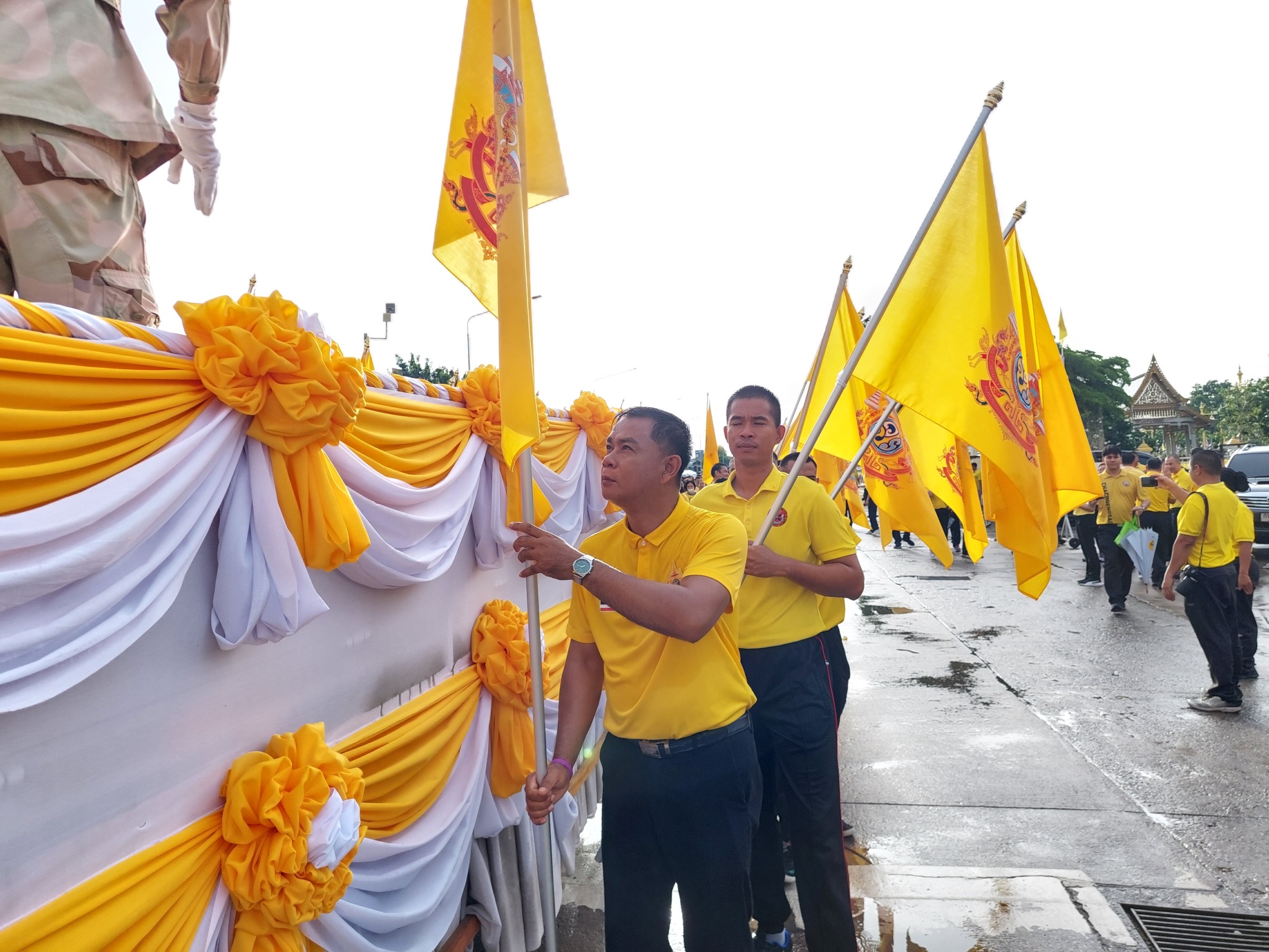 พช. ฉะเชิงเทรา ร่วมพิธีส่งมอบธงตราสัญลักษณ์ ให้กับจังหวัดสมุทรปราการ อย่างเป็นทางการ ในกิจกรรม เดิน วิ่ง ปั่น ธงตราสัญลักษณ์งานเฉลิมพระเกียรติ พระบาทสมเด็จพระเจ้าอยู่หัว เนื่องในโอกาสพระราชพิธีมหามงคลเฉลิมพระชนมพรรษา 6 รอบ 28 กรกฎาคม 2567