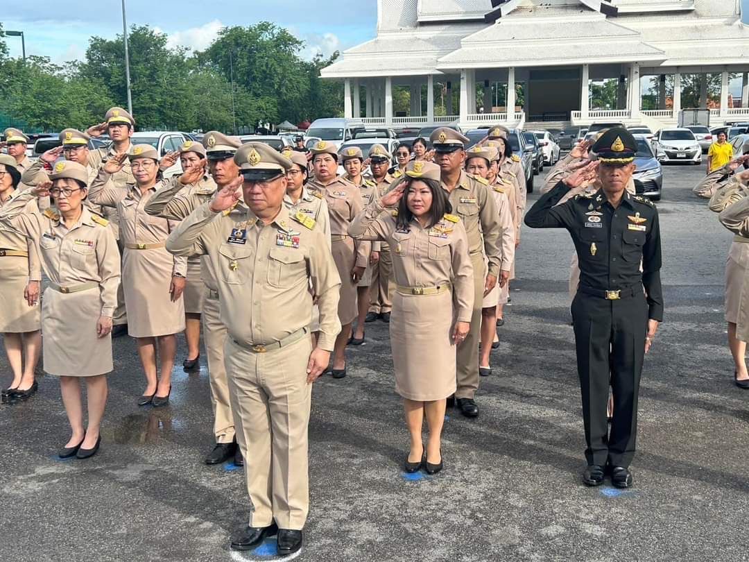 รักชาติ ภูมิใจในชาติ รำลึกในพระมหากรุณาธิคุณ !! พช. ฉะเชิงเทราเข้าร่วมกิจกรรมเข้าแถวเคารพธงชาติ