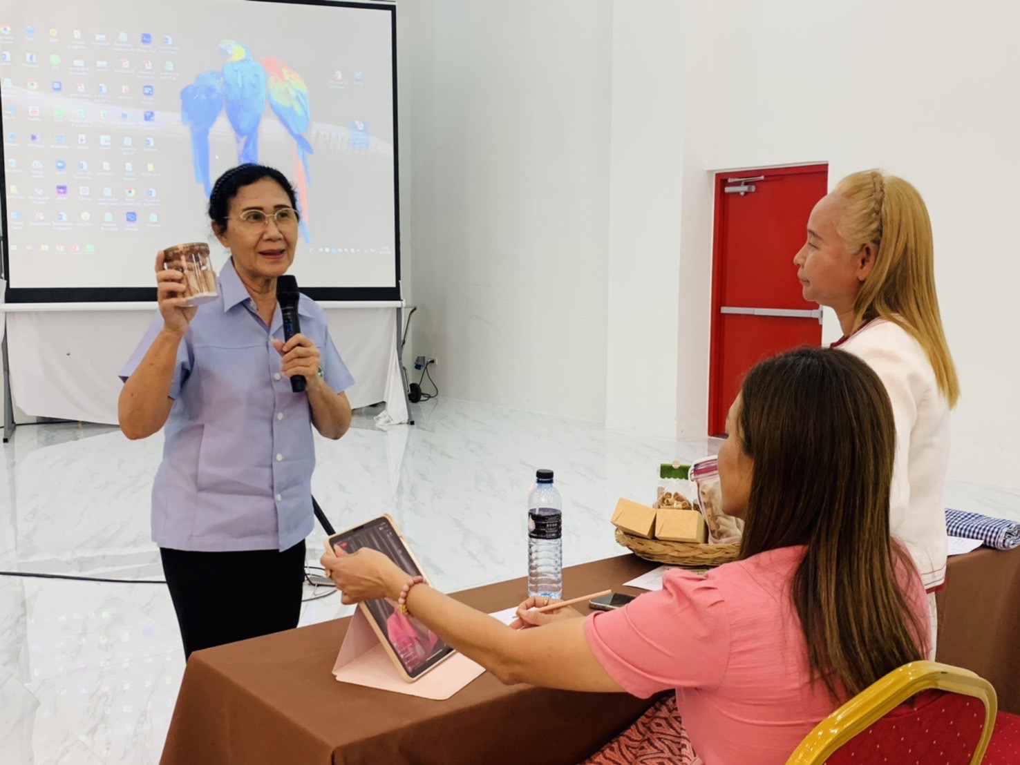 พช. ฉะเชิงเทรา เปิดโครงการส่งเสริมกระบวนการเครือข่ายองค์ความรู้ (Knowledge – Based OTOP : KBO) กิจกรรมประชุมเชิงปฏิบัติการให้ความรู้แก่ผู้ผลิต ผู้ประกอบการ OTOP