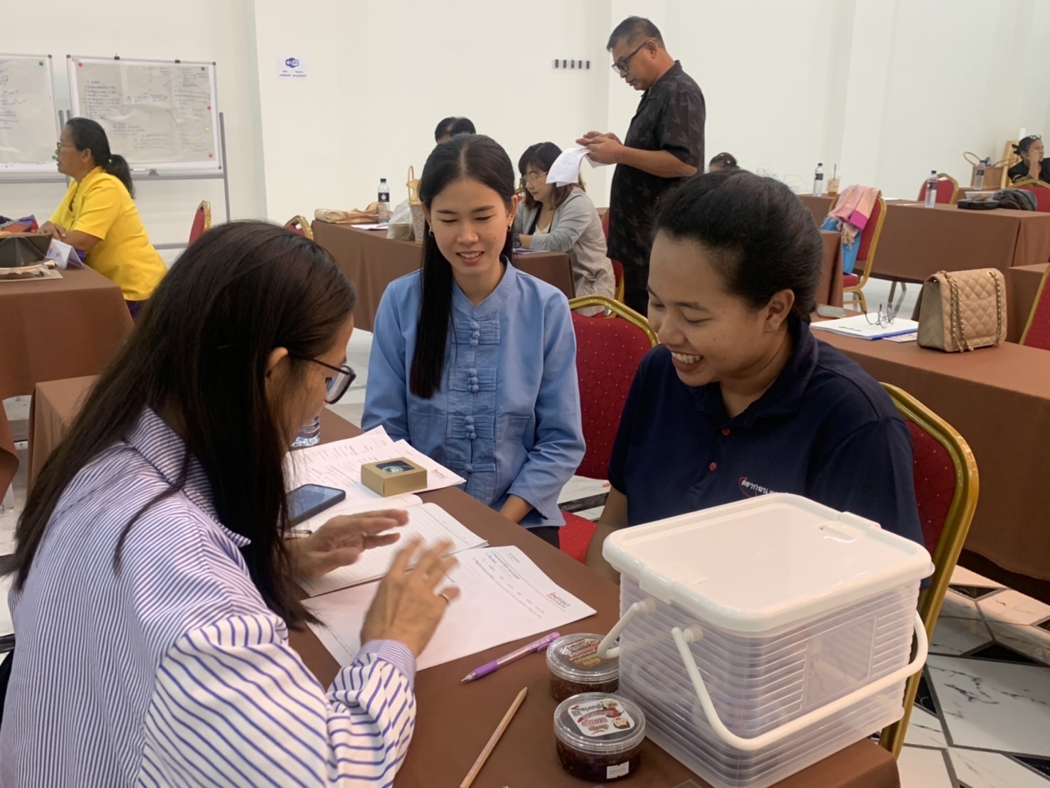 พช.ฉะเชิงเทรา ดำเนินโครงการส่งเสริมกระบวนการเครือข่ายองค์ความรู้ (Knowledge – Based OTOP : KBO) กิจกรรมประชุมเชิงปฏิบัติการให้ความรู้แก่ผู้ผลิต ผู้ประกอบการ OTOP