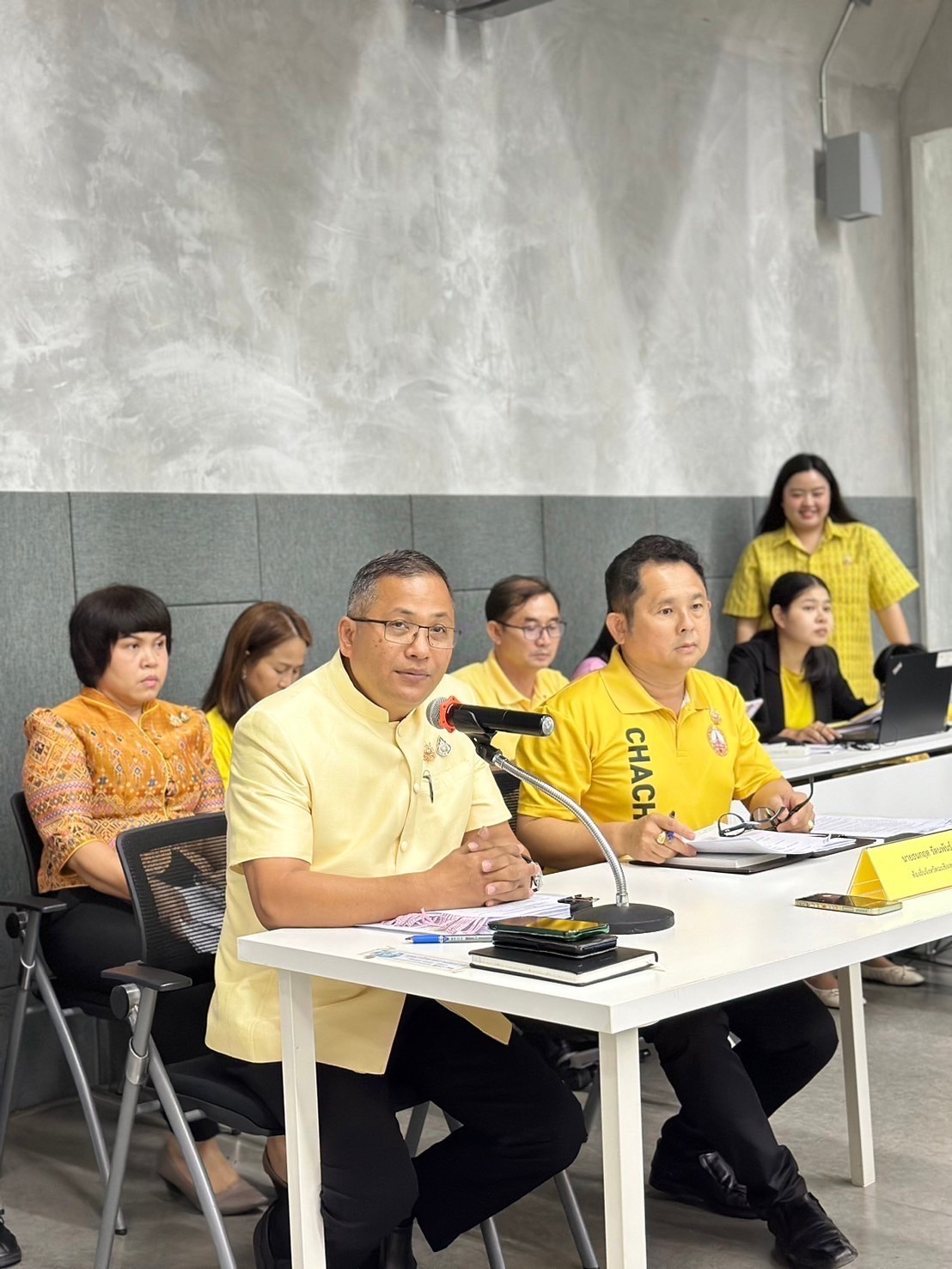 พช.ฉะเชิงเทรา ร่วมประชุมผู้บริหารท้องถิ่นและปลัดองค์กรปกครองส่วนท้องถิ่นครั้งที่ 2/2567 ขยายเครือข่ายสนับสนุนการดำเนินงานหมู่บ้านป้องกันและแก้ไขปัญหายาเสพติดโดยกองทุนแม่ของแผ่นดิน