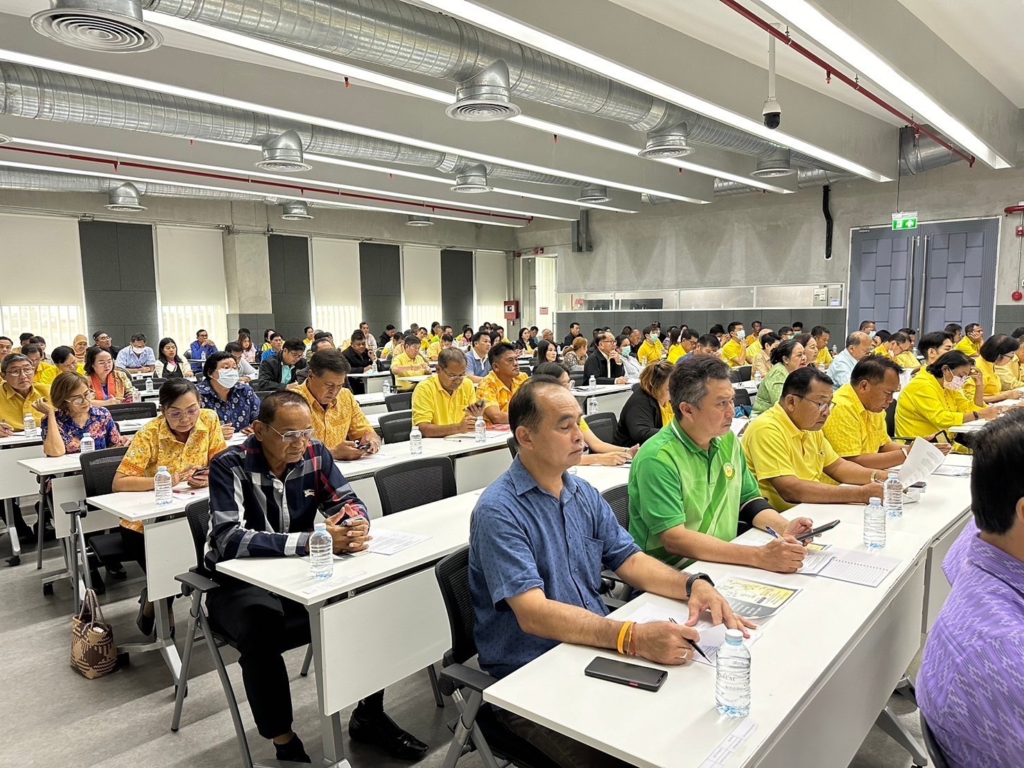 พช.ฉะเชิงเทรา ร่วมประชุมผู้บริหารท้องถิ่นและปลัดองค์กรปกครองส่วนท้องถิ่นครั้งที่ 2/2567 ขยายเครือข่ายสนับสนุนการดำเนินงานหมู่บ้านป้องกันและแก้ไขปัญหายาเสพติดโดยกองทุนแม่ของแผ่นดิน