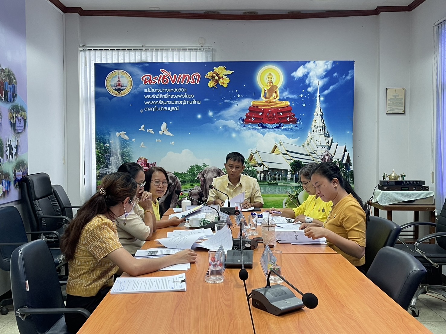 พช.ฉะเชิงเทรา ประชุมพิจารณาคัดเลือกการจัดตั้งศูนย์จัดการกองทุนชุมชนเพื่อพัฒนาสู่การเป็นต้นแบบด้านการบริหารจัดการหนี้ ระดับจังหวัด ประจำปีงบประมาณ พ.ศ.2567