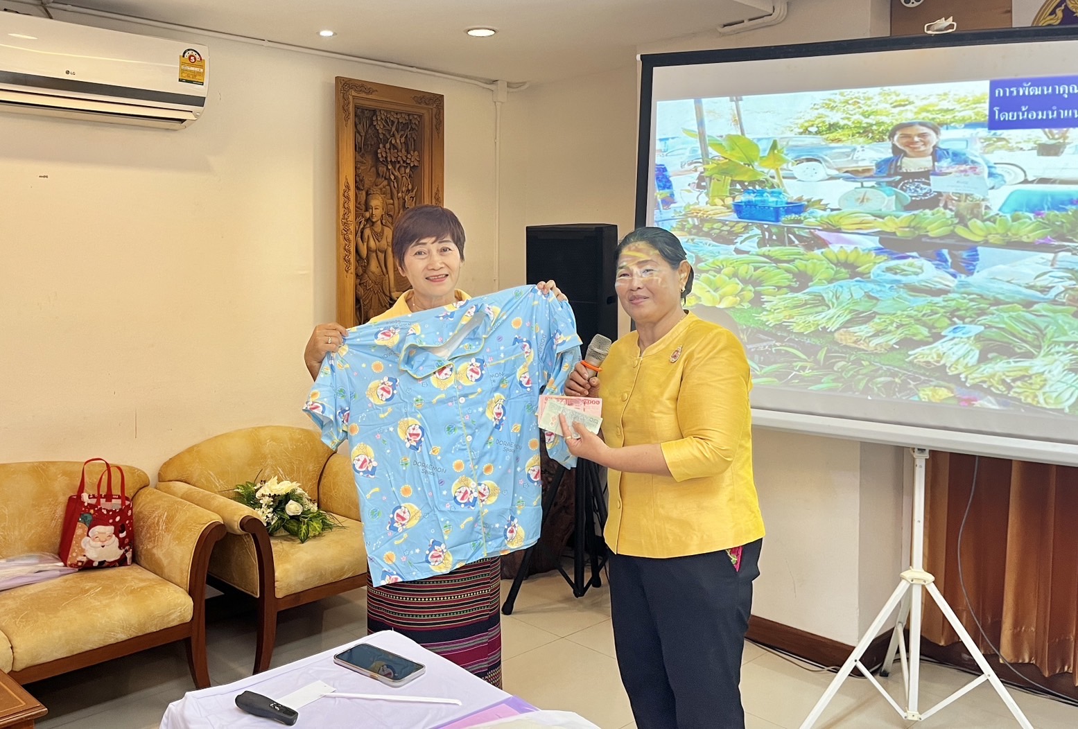 พช.ฉะเชิงเทรา ดำเนินการโครงการประชุมเชิงปฏิบัติการคณะกรรมการพัฒนาสตรีจังหวัดขับเคลื่อนงานขจัดความยากจน