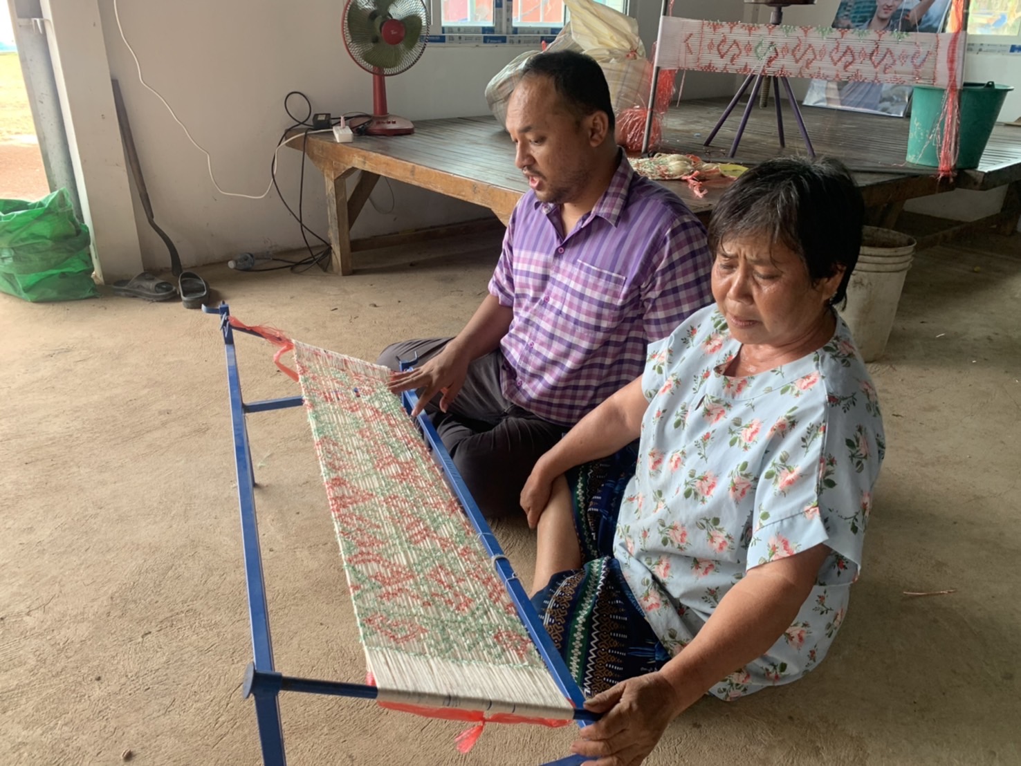 พช.ฉะเชิงเทรา ติดตามและสนับสนุนการประกวดผ้าลายสิริวชิราภรณ์ และงานหัตถกรรม ประจำปี 2567