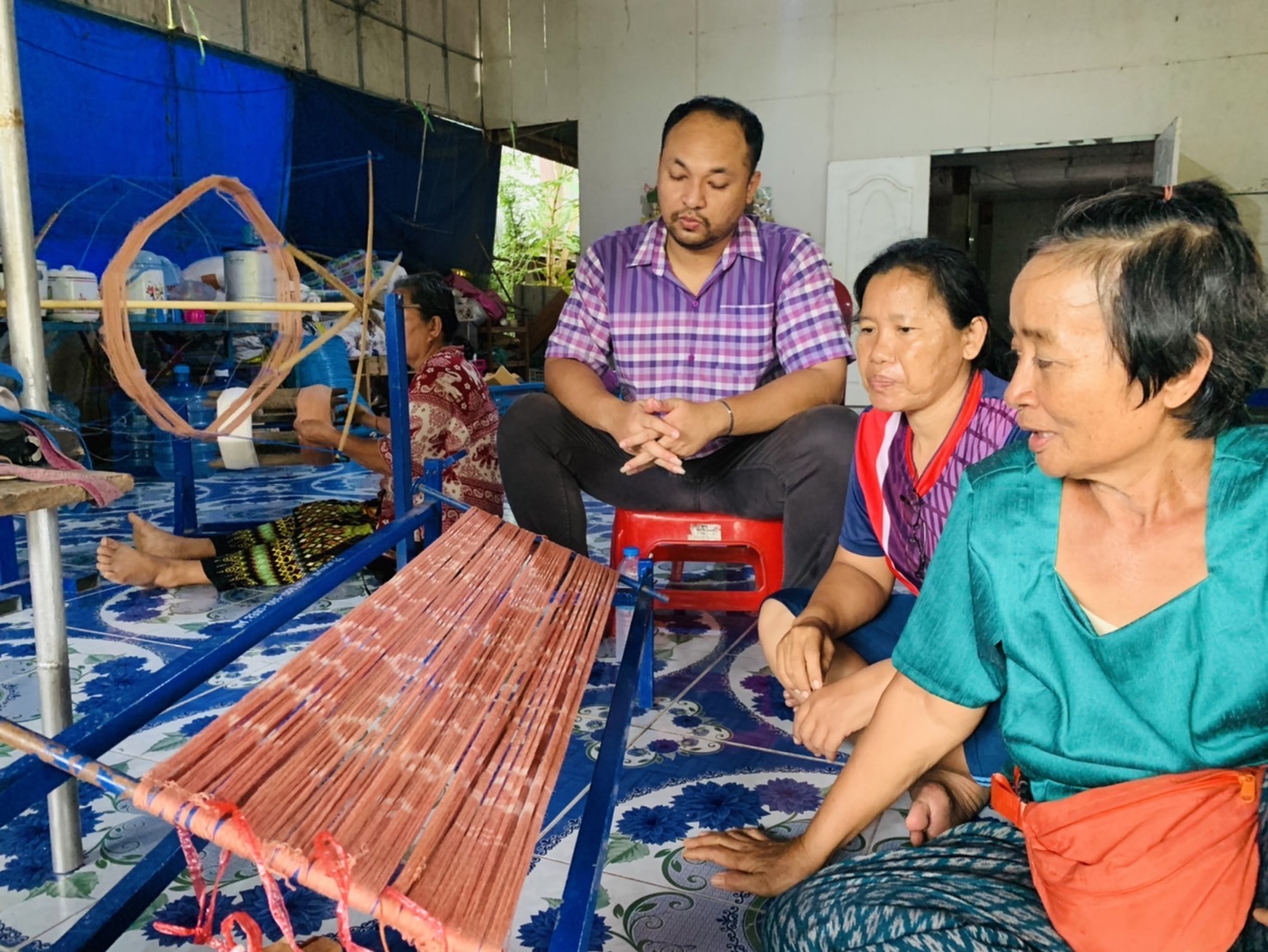 พช.ฉะเชิงเทรา ติดตามและสนับสนุนการประกวดผ้าลายสิริวชิราภรณ์ และงานหัตถกรรม ประจำปี 2567