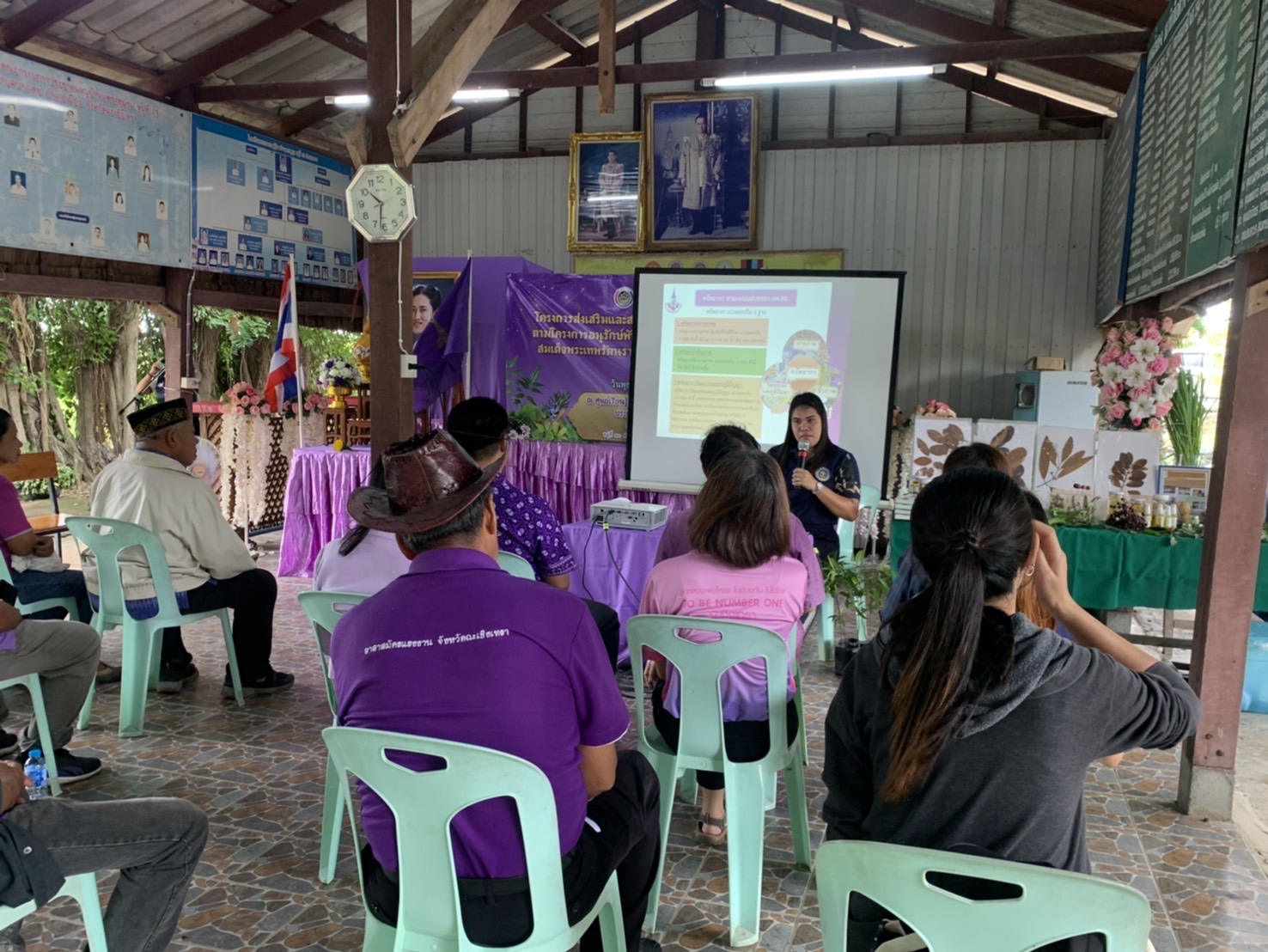 พช.ฉะเชิงเทรา ปิดโครงการส่งเสริมและสนับสนุนกิจกรรมอนุรักษ์พันธุกรรมพืช ตามโครงการอนุรักษ์พันธุกรรมพืชอันเนื่องมาจากพระราชดำริ สมเด็จพระเทพรัตนราชสุดาฯ สยามบรมราชกุมารี (อพ.สธ.)