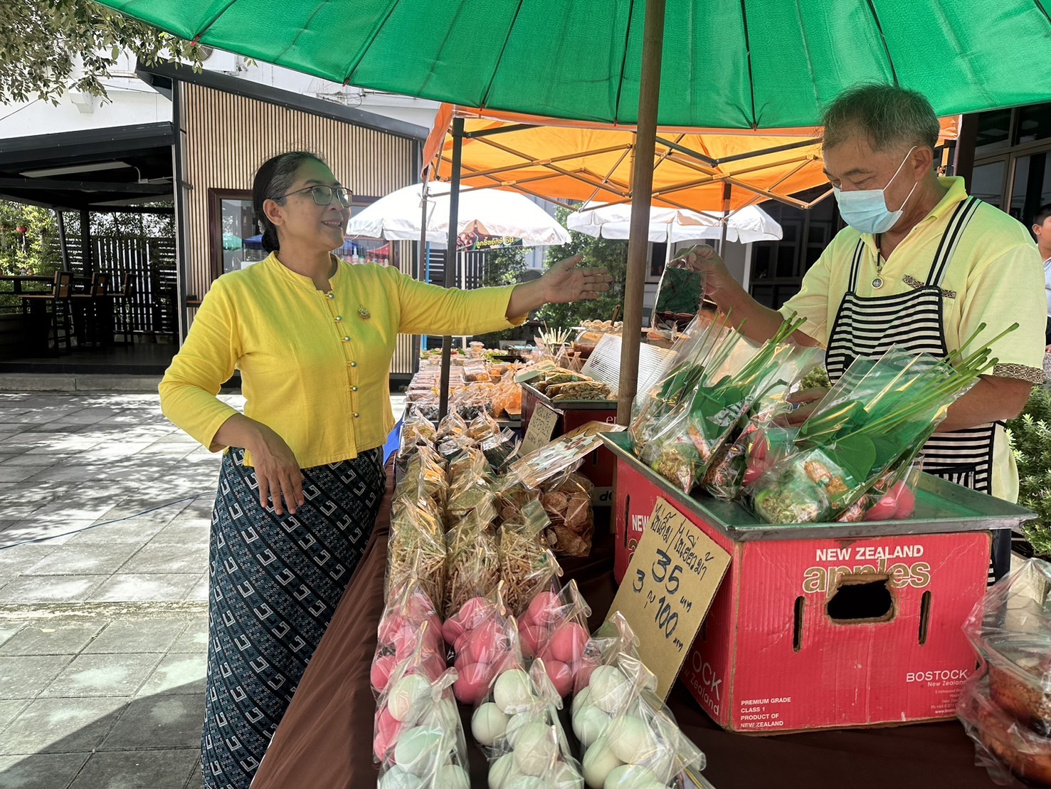 พช.ฉะเชิงเทรา ดำเนินการจัดตลาดนัดสินค้า OTOP ภายใต้ชื่อ ตลาดกลางลาน @ศาลากลาง∞ริ้ว