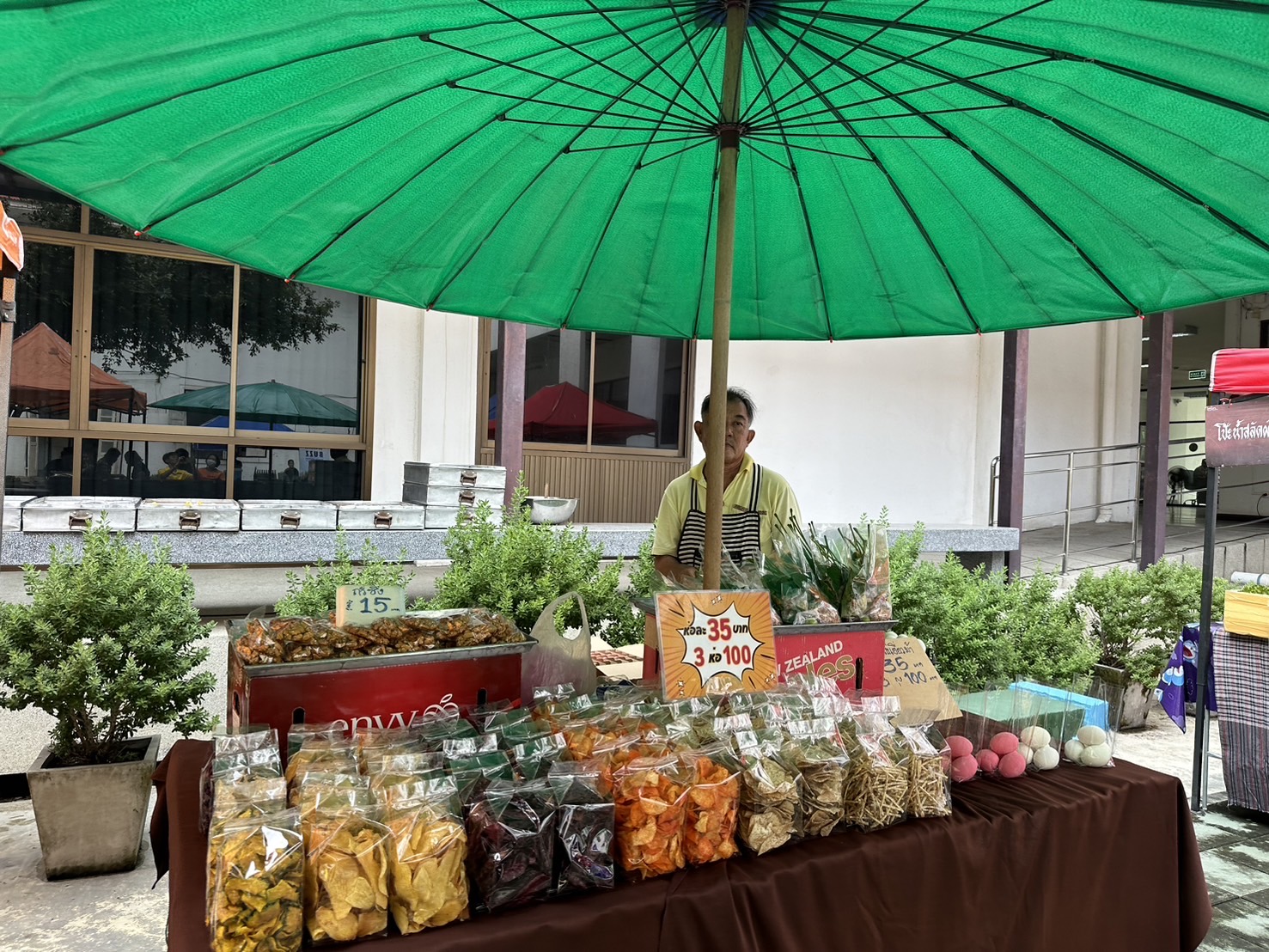 พช.ฉะเชิงเทรา ดำเนินการจัดตลาดนัดสินค้า OTOP ภายใต้ชื่อ ตลาดกลางลาน @ศาลากลาง∞ริ้ว