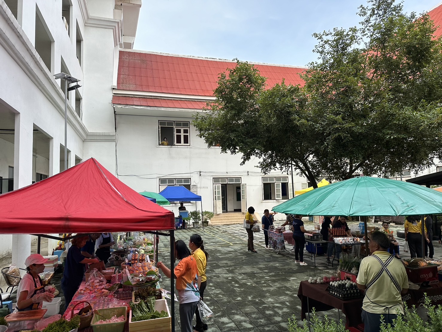 พช.ฉะเชิงเทรา ดำเนินการจัดตลาดนัดสินค้า OTOP ภายใต้ชื่อ ตลาดกลางลาน @ศาลากลาง∞ริ้ว