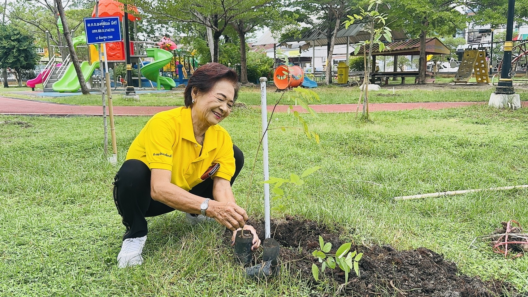 พช.ฉะเชิงเทรา ติดตามการดำเนินโครงการฝึกอบรมการปลูกผักสวนครัว Model 30 ตารางวา ตามหลักปรัชญาของเศรษฐกิจพอเพียง (แค่เอื้อม ก็อิ่ม) จังหวัดฉะเชิงเทรา