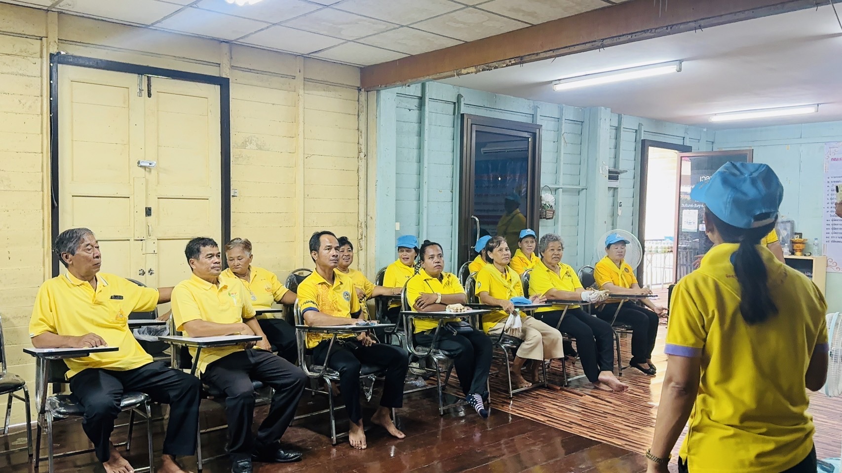 พช.ฉะเชิงเทรา ติดตามการดำเนินโครงการฝึกอบรมการปลูกผักสวนครัว Model 30 ตารางวา ตามหลักปรัชญาของเศรษฐกิจพอเพียง (แค่เอื้อม ก็อิ่ม) จังหวัดฉะเชิงเทรา