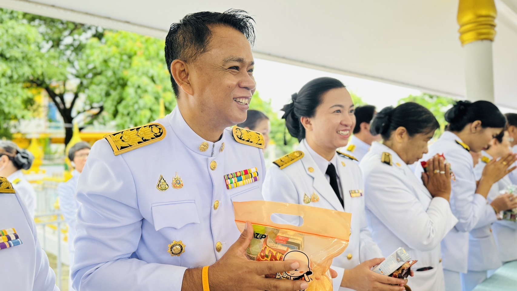 พช.ฉะเชิงเทรา ร่วมทำบุญตักบาตร เนื่องในโอกาสพระราชพิธีมหามงคลเฉลิมพระชนมพรรษา 6 รอบ 28 กรกฎาคม 2567 ที่วัดโสธวรารามวรวิหาร