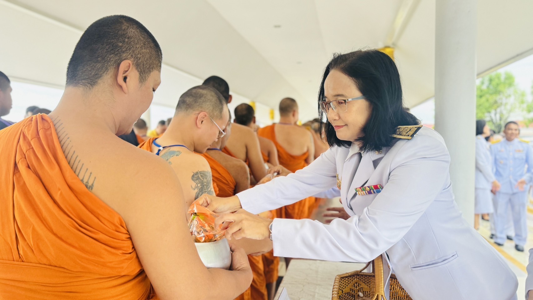 พช.ฉะเชิงเทรา ร่วมทำบุญตักบาตร เนื่องในโอกาสพระราชพิธีมหามงคลเฉลิมพระชนมพรรษา 6 รอบ 28 กรกฎาคม 2567 ที่วัดโสธวรารามวรวิหาร