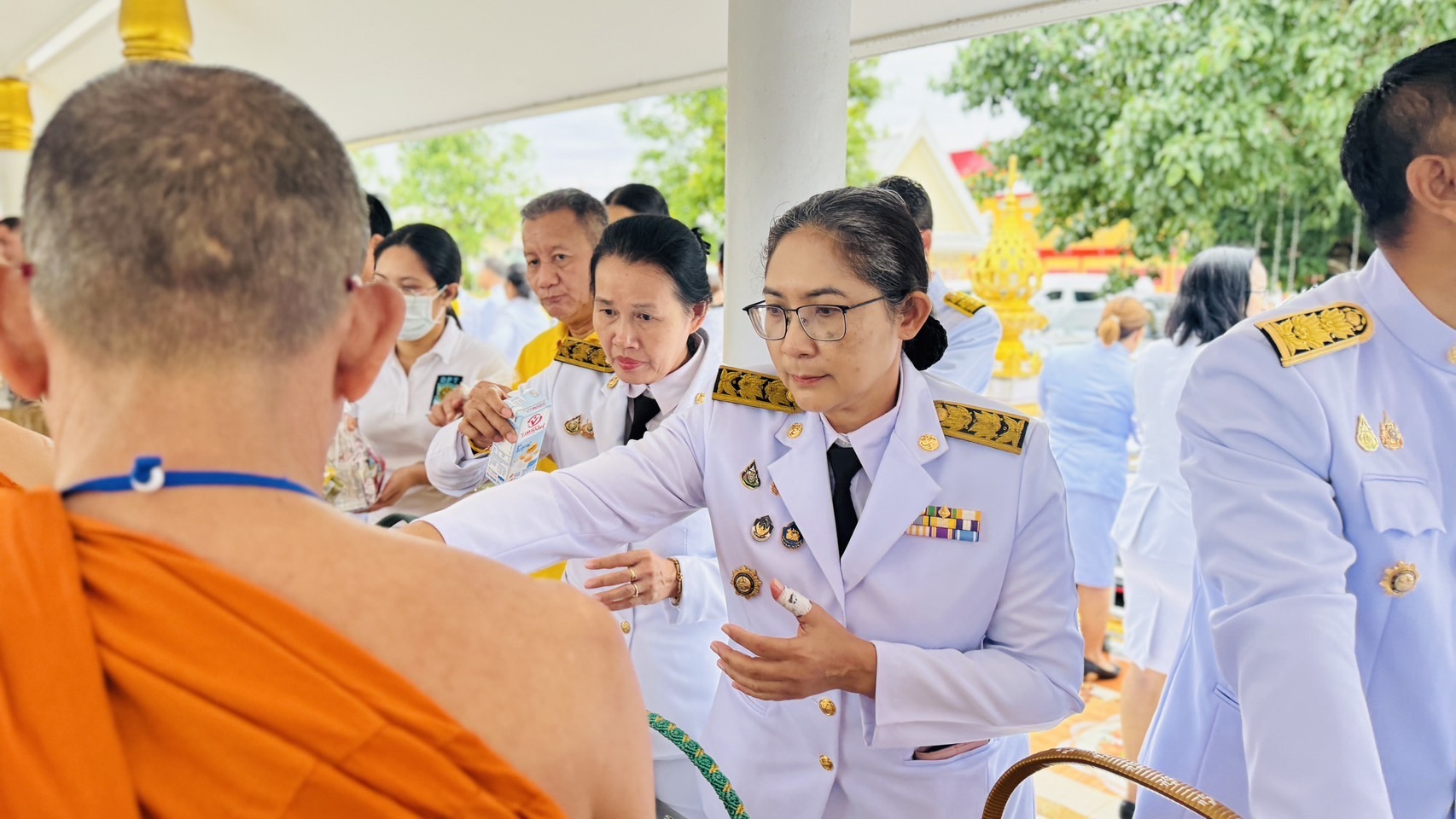 พช.ฉะเชิงเทรา ร่วมทำบุญตักบาตร เนื่องในโอกาสพระราชพิธีมหามงคลเฉลิมพระชนมพรรษา 6 รอบ 28 กรกฎาคม 2567 ที่วัดโสธวรารามวรวิหาร