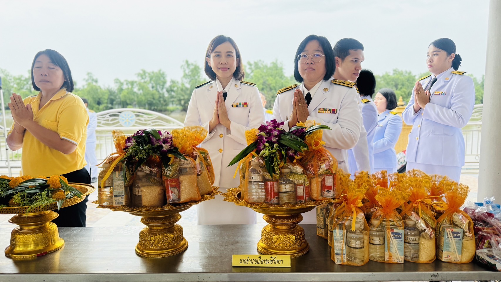 พช.ฉะเชิงเทรา ร่วมทำบุญตักบาตร เนื่องในโอกาสพระราชพิธีมหามงคลเฉลิมพระชนมพรรษา 6 รอบ 28 กรกฎาคม 2567 ที่วัดโสธวรารามวรวิหาร