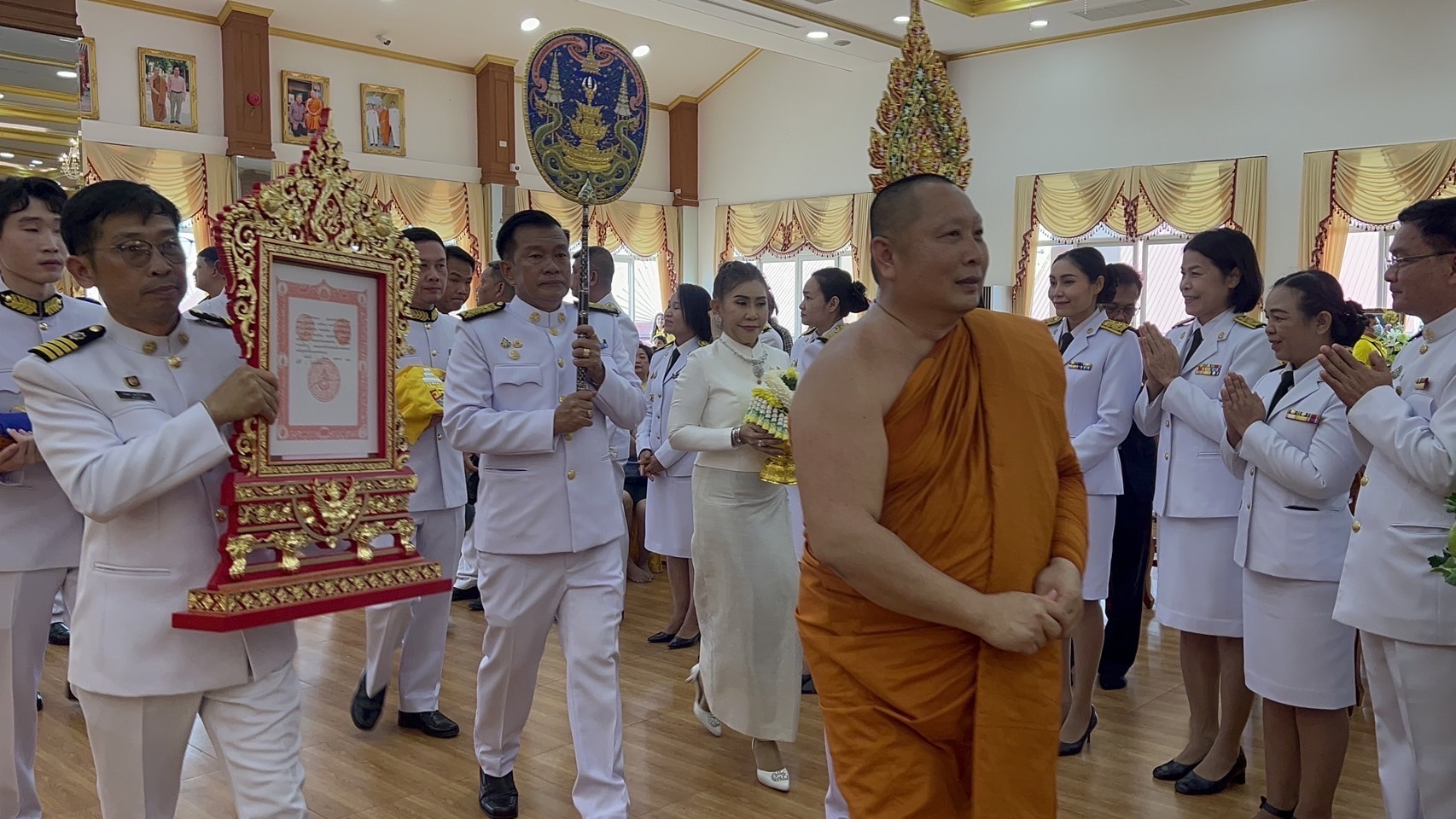 พช.ฉะเชิงเทราร่วมพิธีเจริญพระพุทธมนต์-ฉลองสัญญาบัตร-พัดยศ-ผ้าไตรถวายแด่พระราชวชิรประชานาถ (ไพรัตน์ปญญาธโร, มหาวิรีโยทัย)เจ้าคณะจังหวัดฉะเชิงเทรา(ธรรมยุต) เจ้าอาวาสวัดสมานรัตนาราม