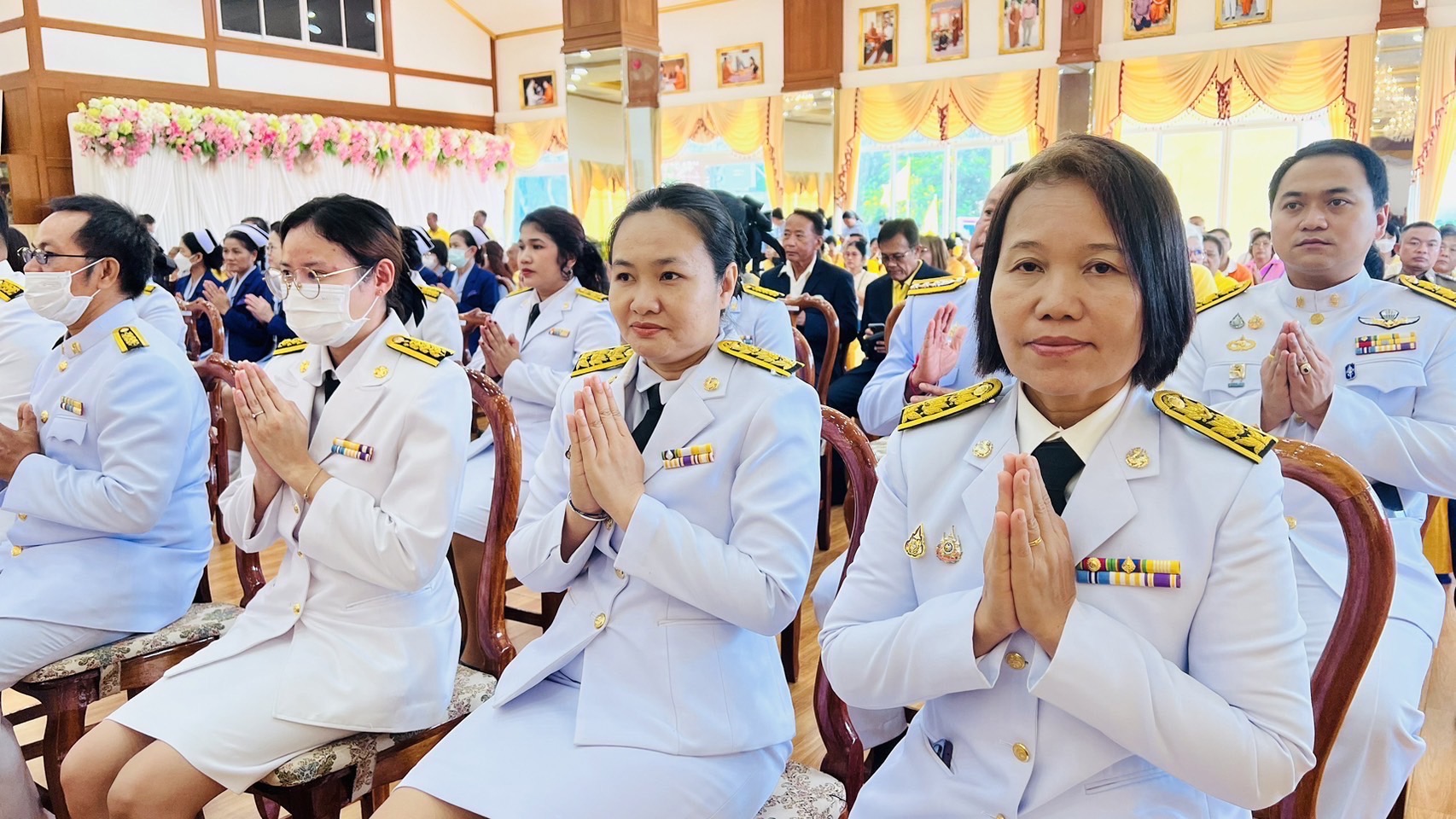 พช.ฉะเชิงเทราร่วมพิธีเจริญพระพุทธมนต์-ฉลองสัญญาบัตร-พัดยศ-ผ้าไตรถวายแด่พระราชวชิรประชานาถ (ไพรัตน์ปญญาธโร, มหาวิรีโยทัย)เจ้าคณะจังหวัดฉะเชิงเทรา(ธรรมยุต) เจ้าอาวาสวัดสมานรัตนาราม