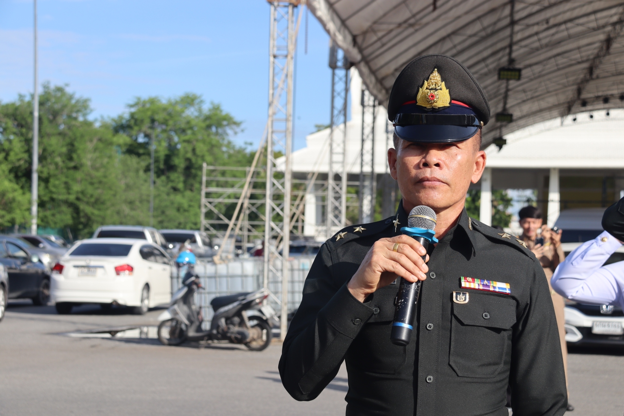 รักชาติ ภูมิใจในชาติ รำลึกในพระมหากรุณาธิคุณ !! พช. ฉะเชิงเทราเข้าร่วมกิจกรรมเข้าแถวเคารพธงชาติ