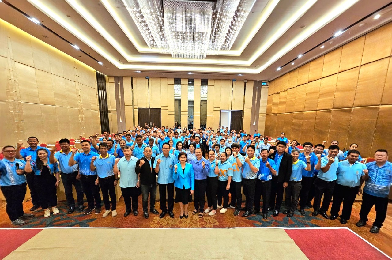 พช. ฉะเชิงเทรา ร่วมโครงการพระราชทานเงินขวัญถุงกองทุนแม่ของแผ่นดิน ประจำปี 2567