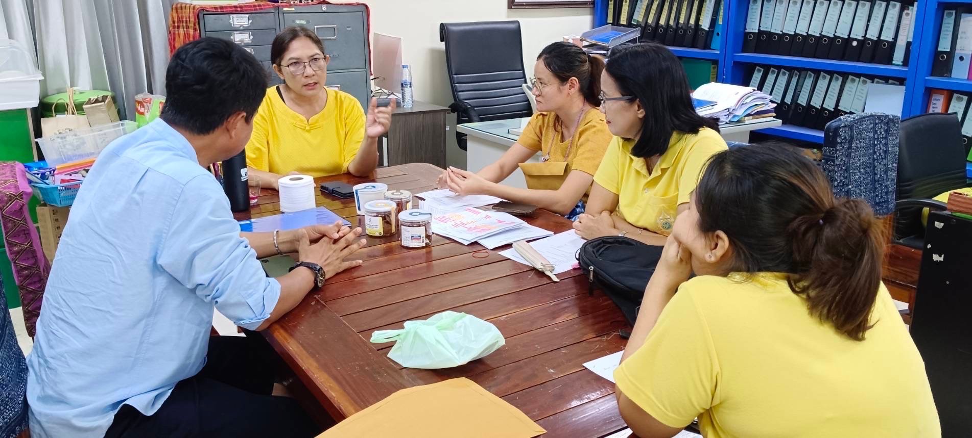 พช. ฉะเชิงเทรา ติดตาม สนับสนุนการดำเนินงานตามโครงการพัฒนาศักยภาพผู้ประกอบการสู่ยุค 4.0 กิจกรรมติดตามสนับสนุนการนำความรู้ไปประยุกต์ใช้ในการเพิ่มช่องทางการจำหน่าย
