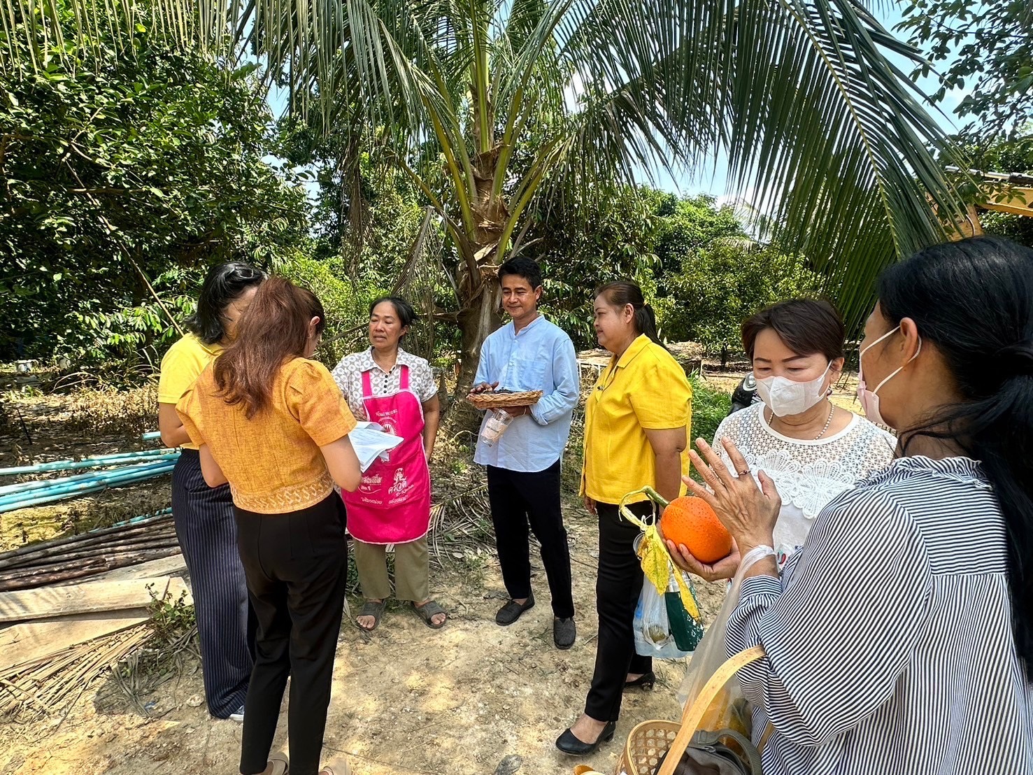 พช. ฉะเชิงเทรา ติดตาม สนับสนุนการดำเนินงานตามโครงการพัฒนาศักยภาพผู้ประกอบการสู่ยุค 4.0 กิจกรรมติดตามสนับสนุนการนำความรู้ไปประยุกต์ใช้ในการเพิ่มช่องทางการจำหน่าย