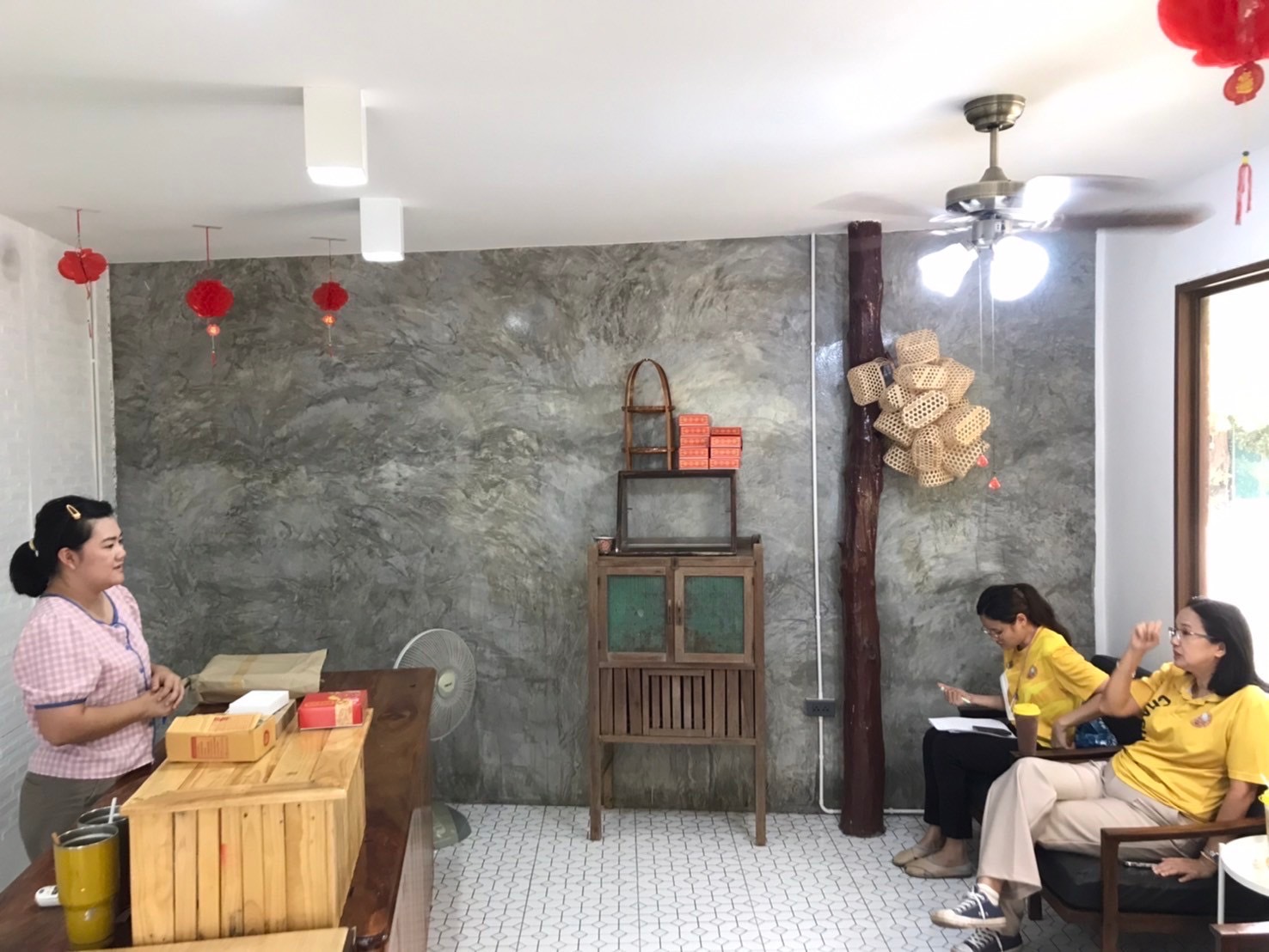 พช. ฉะเชิงเทรา ติดตาม สนับสนุนการดำเนินงานตามโครงการพัฒนาศักยภาพผู้ประกอบการสู่ยุค 4.0 กิจกรรมติดตามสนับสนุนการนำความรู้ไปประยุกต์ใช้ในการเพิ่มช่องทางการจำหน่าย