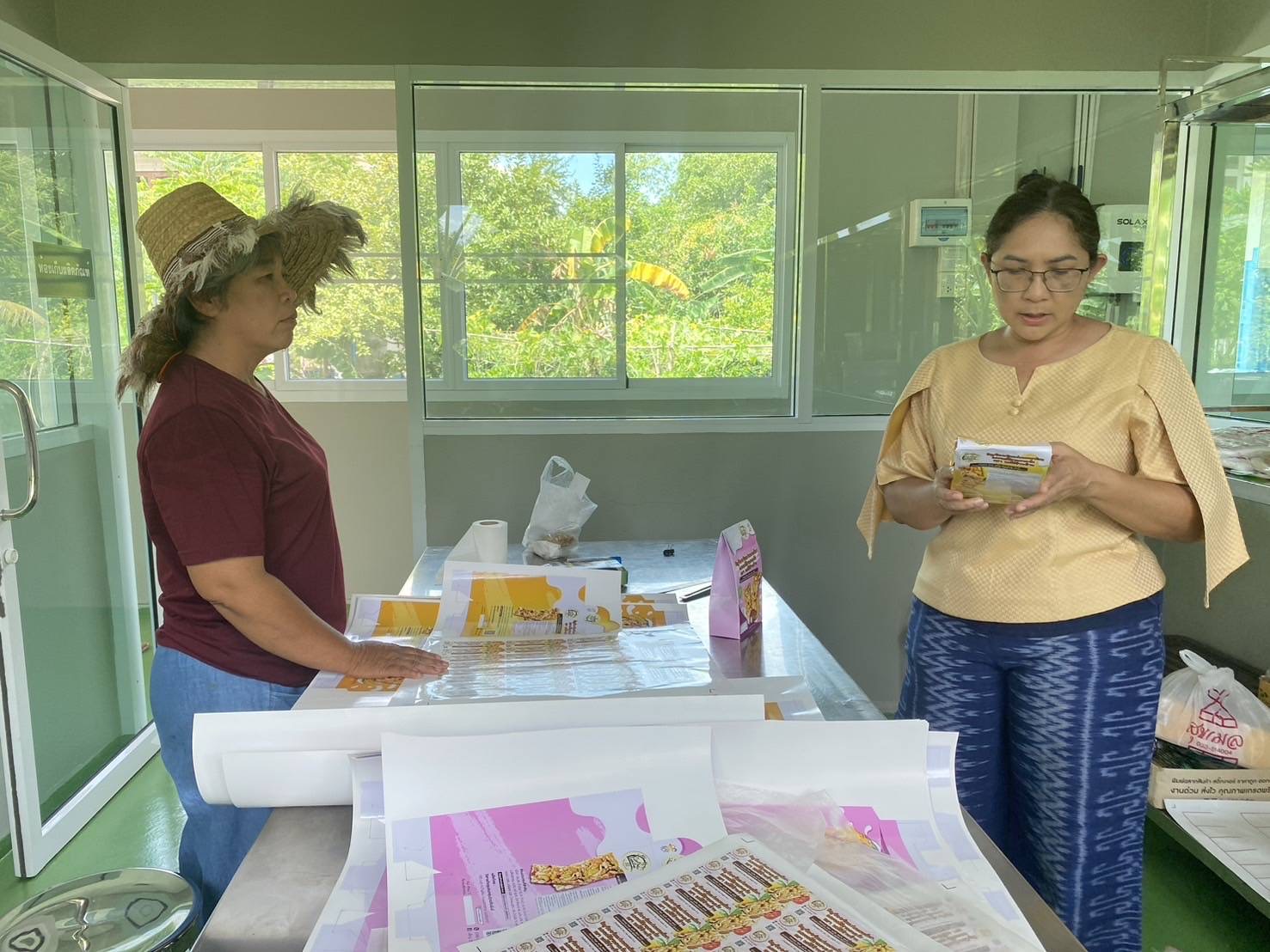 พช. ฉะเชิงเทรา ส่งเสริมสนับสนุนการเตรียมความพร้อมผลิตภัณฑ์ OTOP เข้าสู่การคัดสรรสุดยอดหนึ่งตำบล หนึ่งผลิตภัณฑ์ไทย ปี พ.ศ. 2567 (OTOP Product Chamion:OPC)