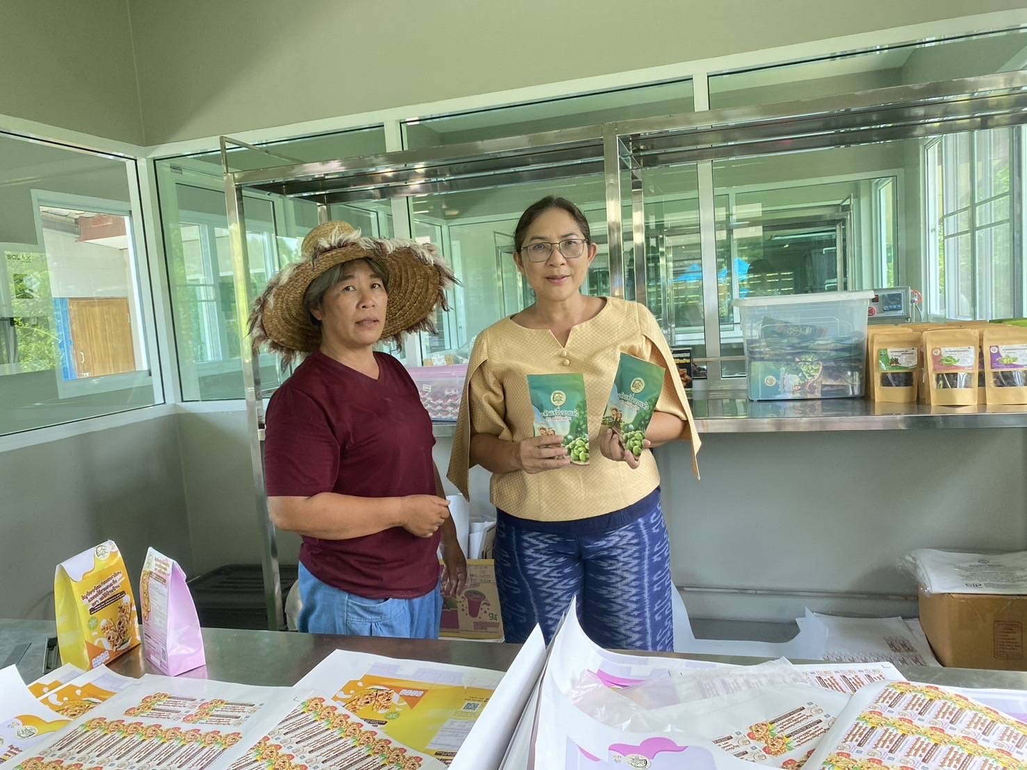 พช. ฉะเชิงเทรา ส่งเสริมสนับสนุนการเตรียมความพร้อมผลิตภัณฑ์ OTOP เข้าสู่การคัดสรรสุดยอดหนึ่งตำบล หนึ่งผลิตภัณฑ์ไทย ปี พ.ศ. 2567 (OTOP Product Chamion:OPC)