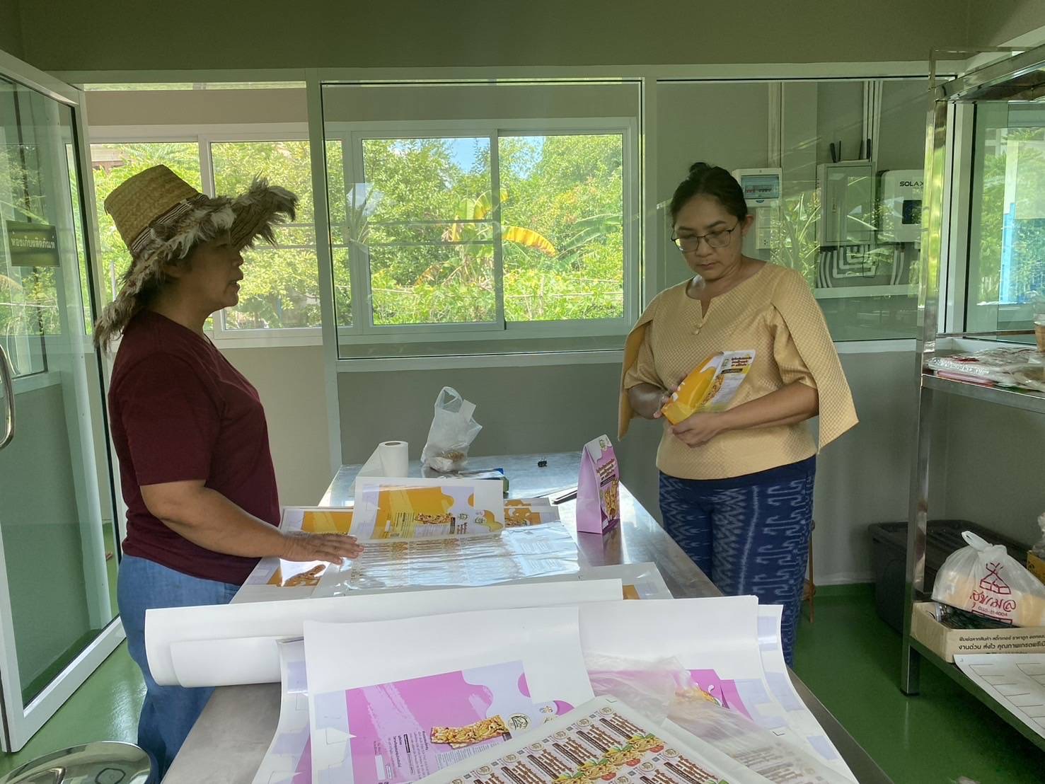 พช. ฉะเชิงเทรา ส่งเสริมสนับสนุนการเตรียมความพร้อมผลิตภัณฑ์ OTOP เข้าสู่การคัดสรรสุดยอดหนึ่งตำบล หนึ่งผลิตภัณฑ์ไทย ปี พ.ศ. 2567 (OTOP Product Chamion:OPC)