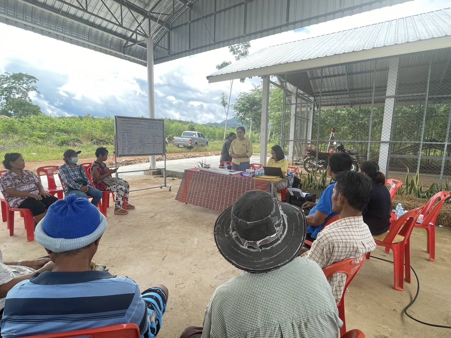 พช. ฉะเชิงเทรา ร่วมสนับสนุนกิจกรรมประชุมเชิงปฏิบัติการถอดบทเรียนหมู่บ้านต้นแบบที่ได้รับการคัดเลือก ตามโครงการ 9 : 10 ปฏิบัติบูชา “สืบสาน รักษา ต่อยอด” เพื่อพัฒนาชุมชน ประจำปี 2567