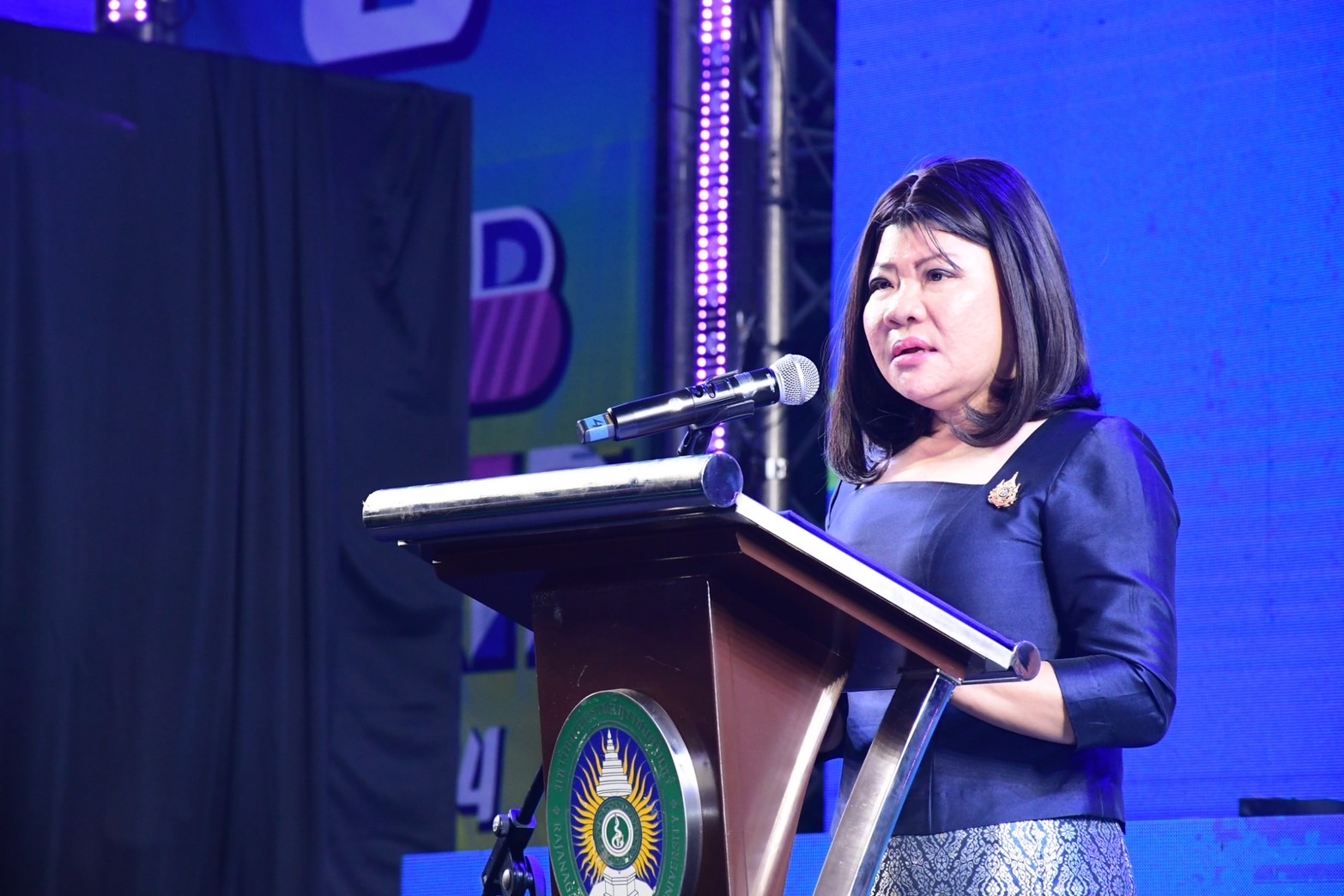 สุดยิ่งใหญ่ ! แปดริ้วรวมพลังประกาศความสำเร็จขจัดความยากจน โชว์วิถี 5 เซียนแก้จน 16 นิทรรศการความสำเร็จ !!