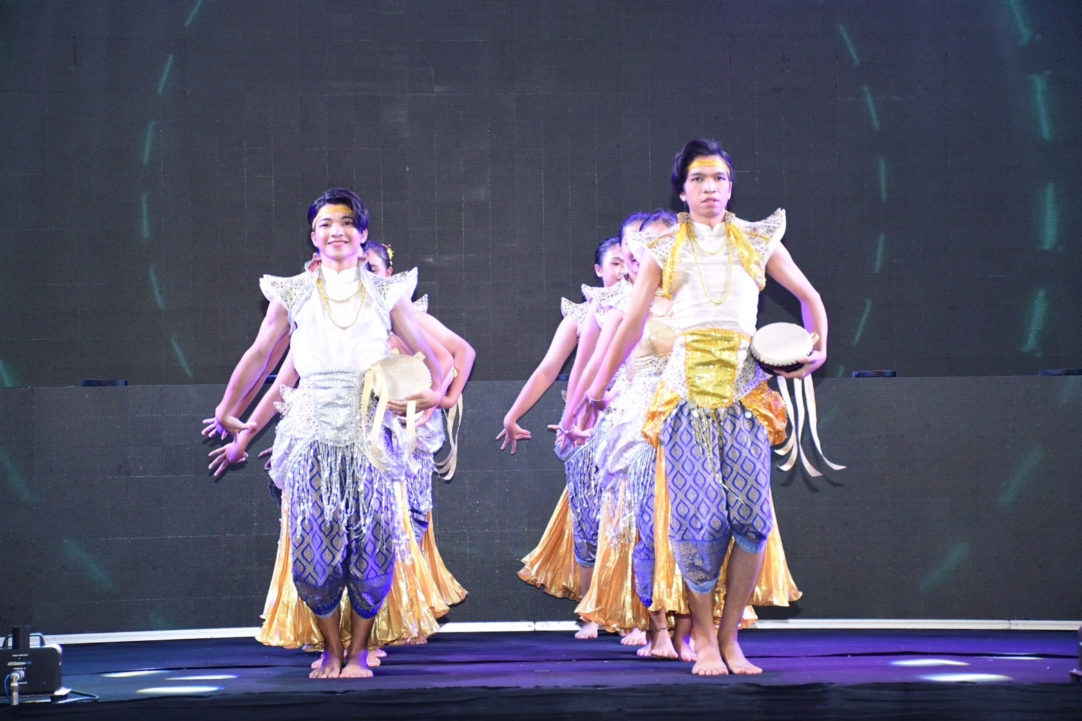 สุดยิ่งใหญ่ ! แปดริ้วรวมพลังประกาศความสำเร็จขจัดความยากจน โชว์วิถี 5 เซียนแก้จน 16 นิทรรศการความสำเร็จ !!