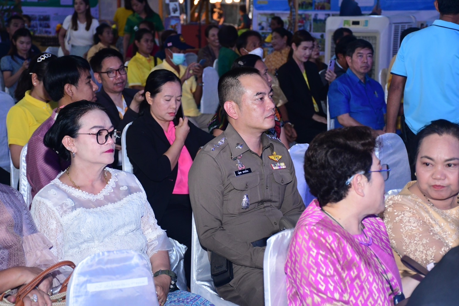 สุดยิ่งใหญ่ ! แปดริ้วรวมพลังประกาศความสำเร็จขจัดความยากจน โชว์วิถี 5 เซียนแก้จน 16 นิทรรศการความสำเร็จ !!