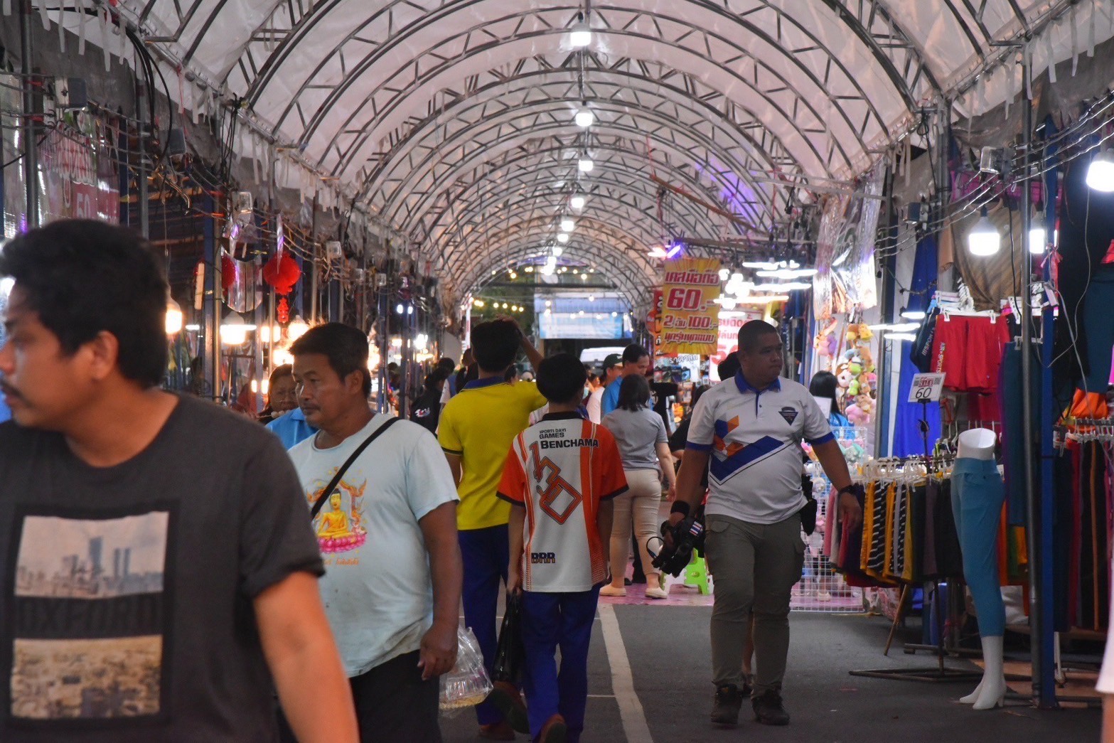 สุดยิ่งใหญ่ ! แปดริ้วรวมพลังประกาศความสำเร็จขจัดความยากจน โชว์วิถี 5 เซียนแก้จน 16 นิทรรศการความสำเร็จ !!