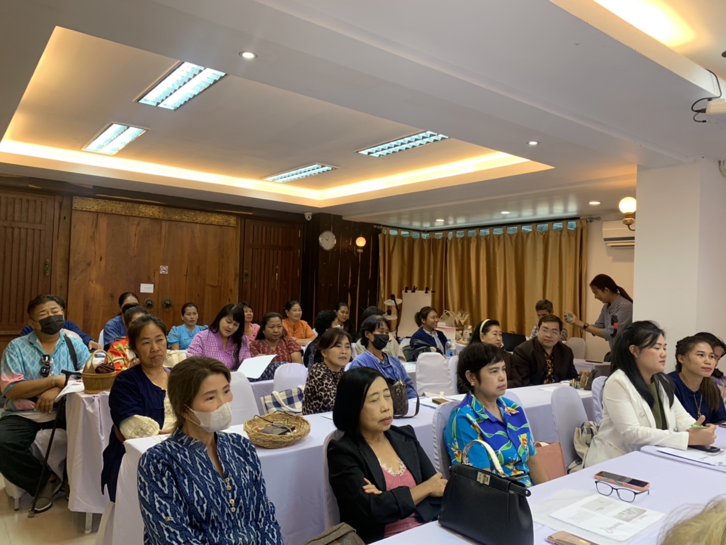 พช. ฉะเชิงเทรา ดำเนินโครงการพัฒนาผลิตภัณฑ์ OTOP กลุ่มปรับตัวสู่การพัฒนา (Quadrant D) ให้มีคุณภาพมาตรฐาน