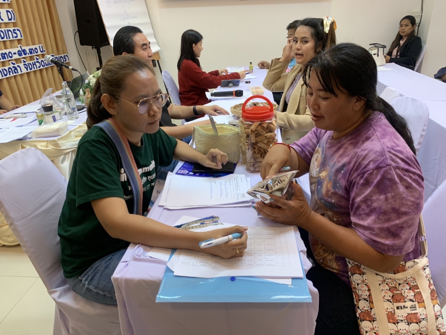 พช. ฉะเชิงเทรา ดำเนินโครงการพัฒนาผลิตภัณฑ์ OTOP กลุ่มปรับตัวสู่การพัฒนา (Quadrant D) ให้มีคุณภาพมาตรฐาน