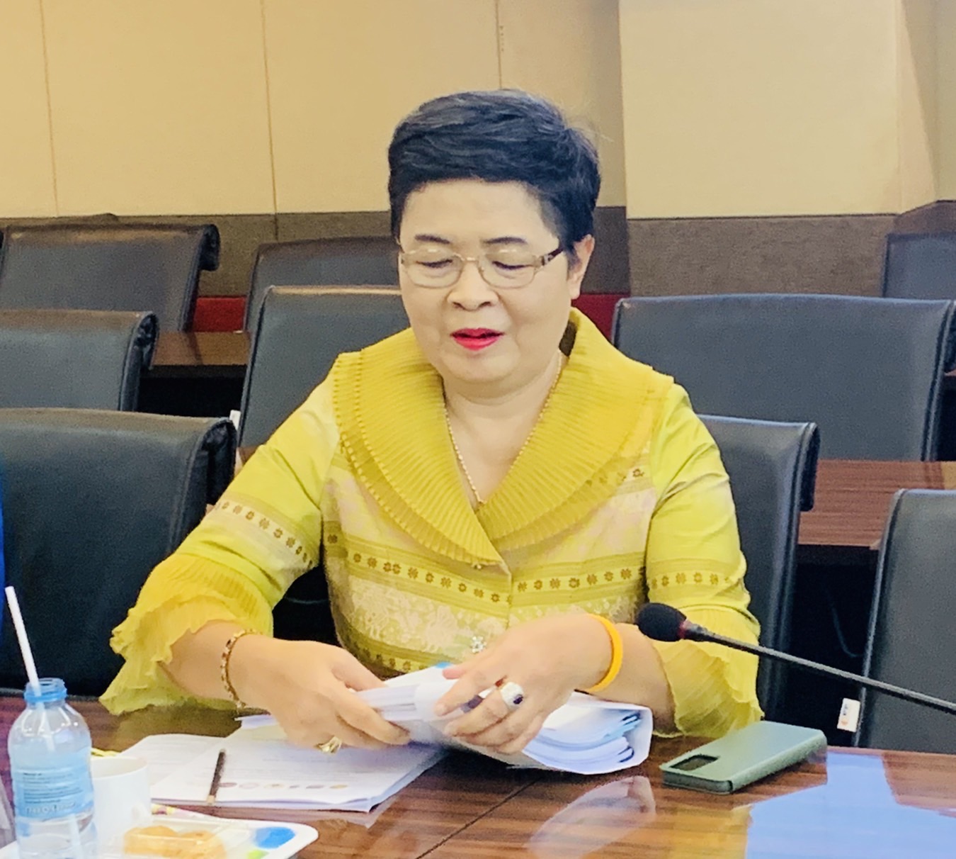 พช. ฉะเชิงเทรา จัดการประชุมคณะกรรมการคัดเลือกองค์กรและบุคคลต้นแบบทางด้านการส่งเสริมการแต่งกายด้วยผ้าไทยและผ้าอัตลักษณ์ประจำจังหวัด ของจังหวัดฉะเชิงเทรา ประจำปีงบประมาณ พ.ศ. 2567 ภายใต้โครงการ 8 ริ้ว Soft Power ส่งเสริมการใช้การสวมใส่ผ้าไทยให้สนุก