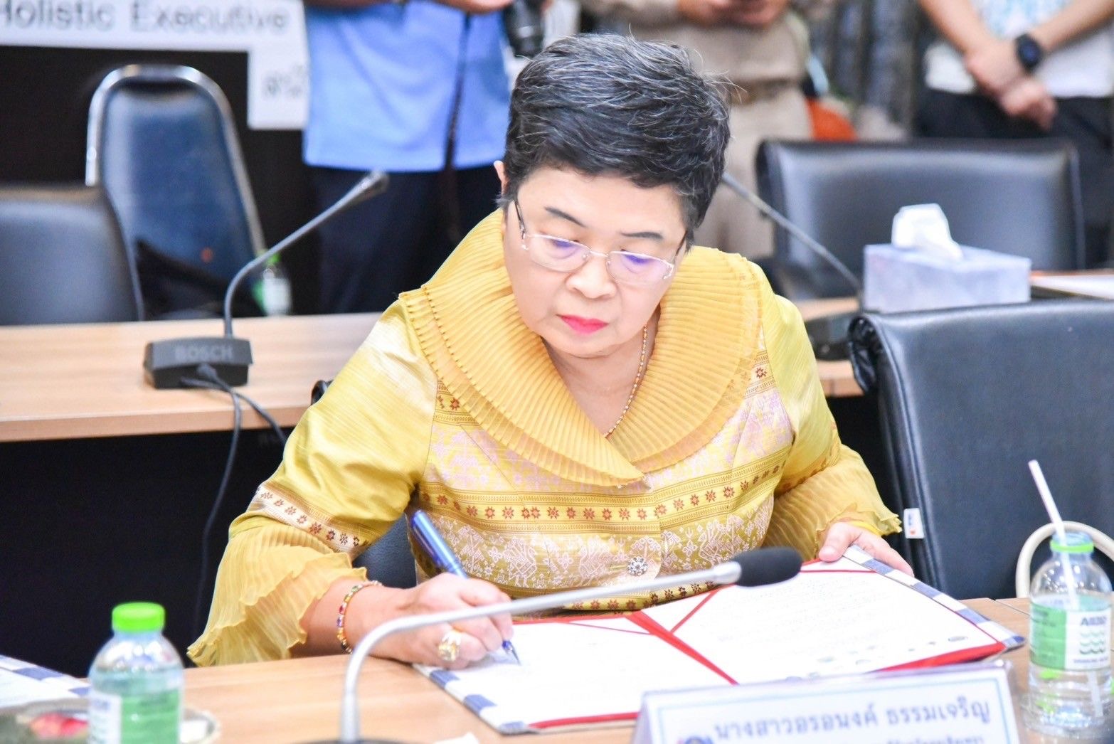 พช. ฉะเชิงเทรา จัดทำบันทึกข้อตกลงว่าด้วยการประสานความร่วมมือการส่งเสริมและสนับสนุนการใช้และสวมใส่ผ้าไทย