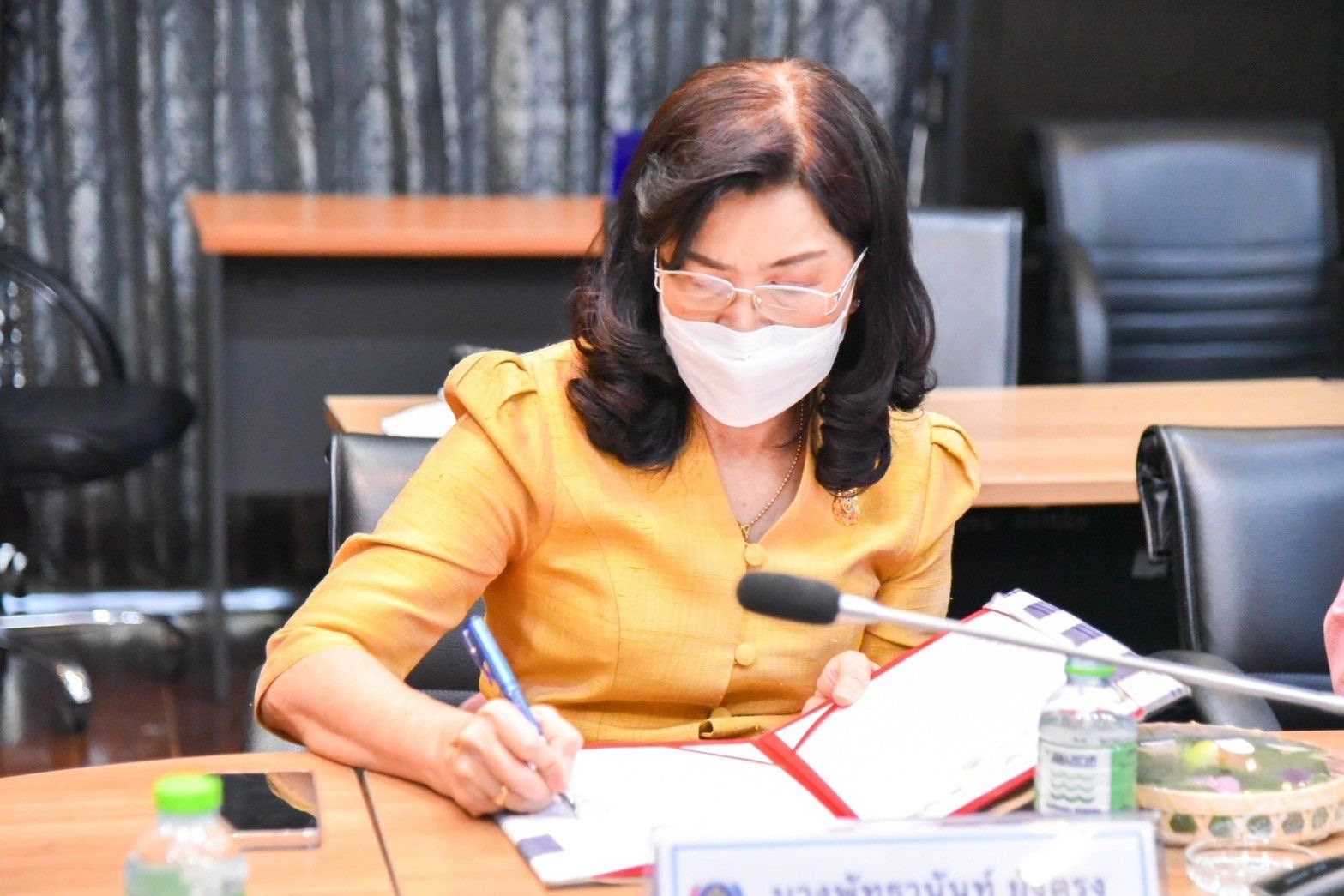 พช. ฉะเชิงเทรา จัดทำบันทึกข้อตกลงว่าด้วยการประสานความร่วมมือการส่งเสริมและสนับสนุนการใช้และสวมใส่ผ้าไทย